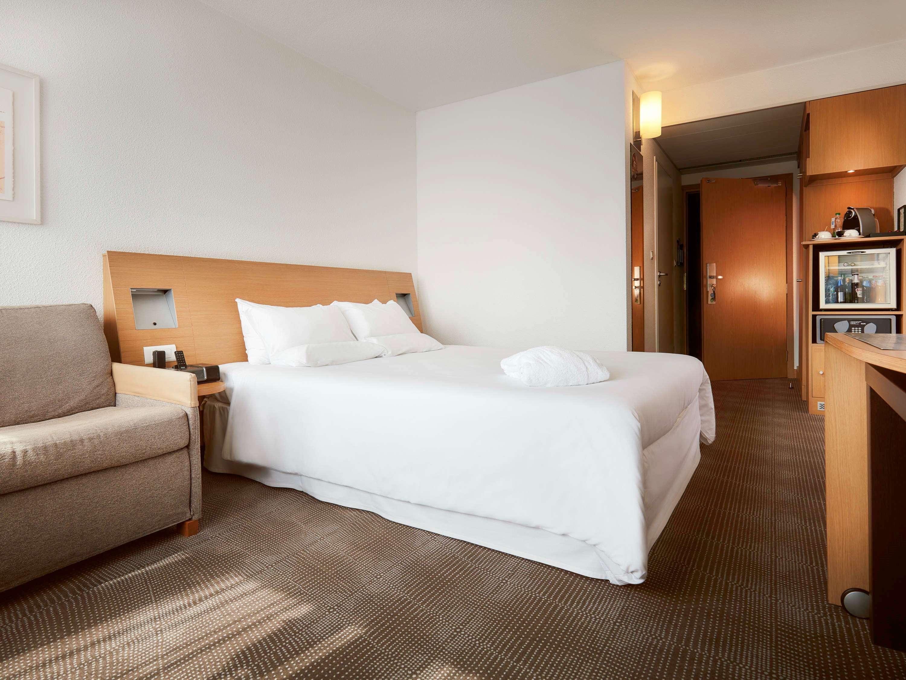 Double Queen Size Bed