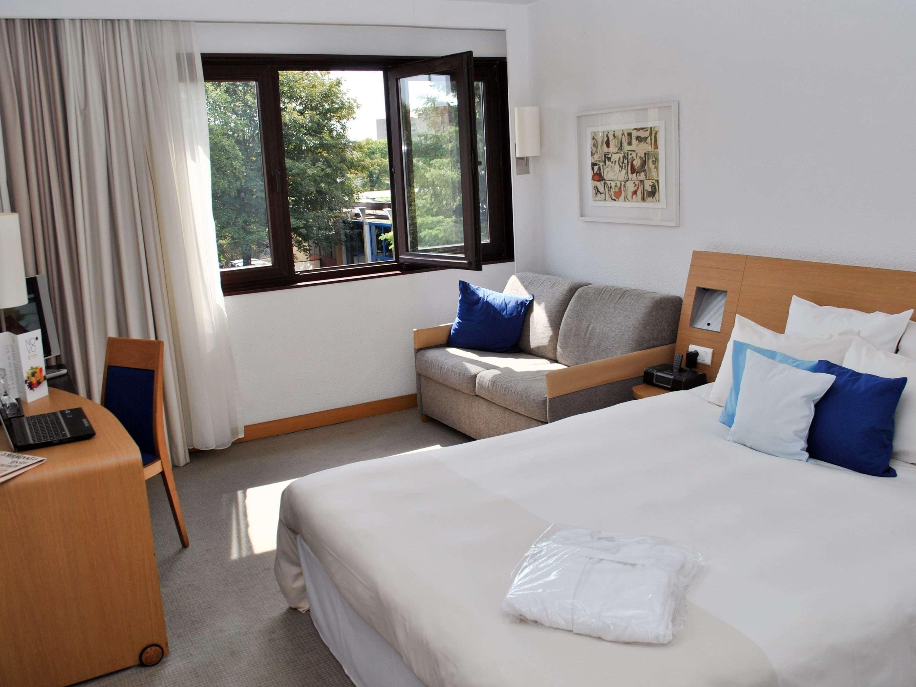 Double Queen Size Bed