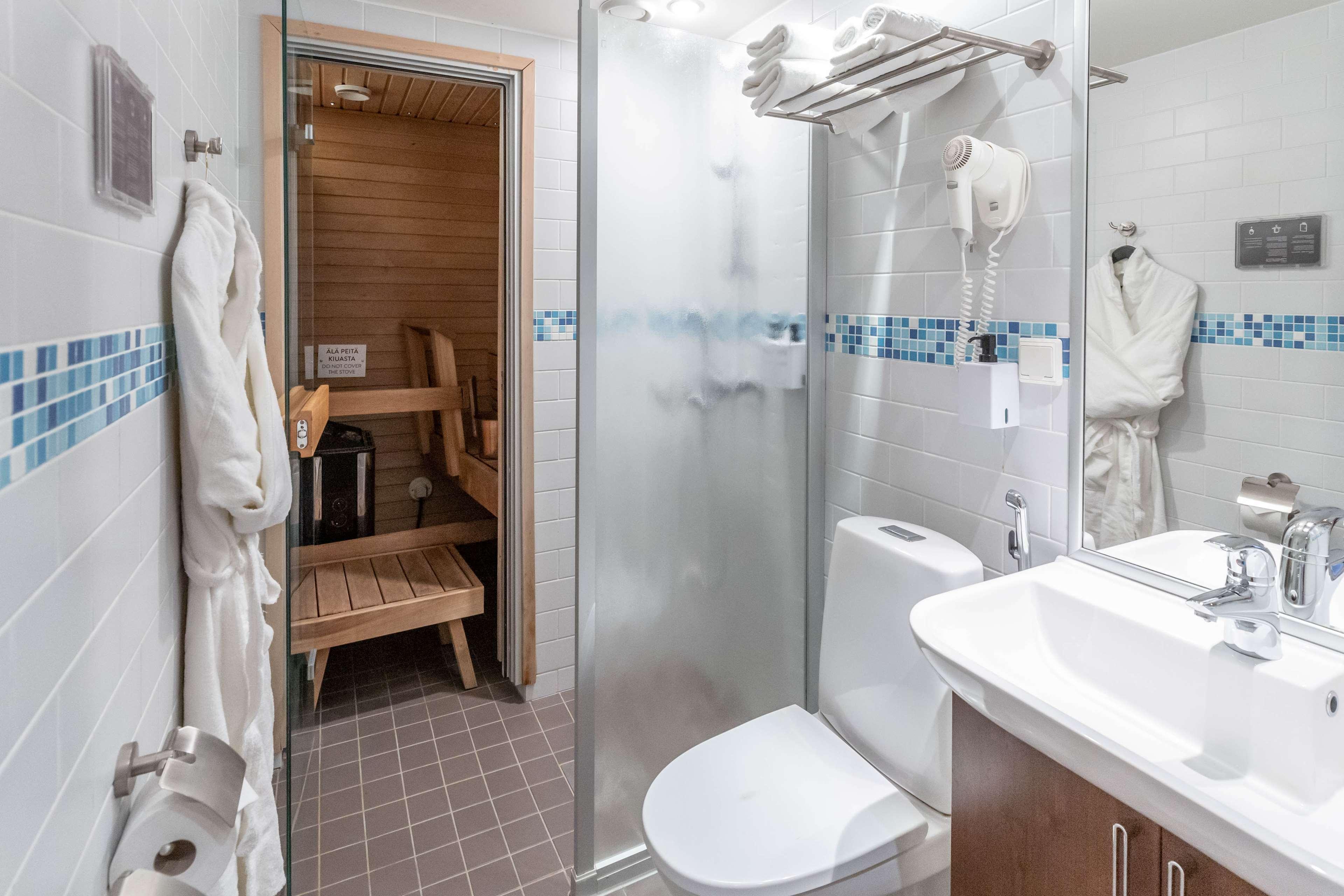 Double Single Superior Queen Bed