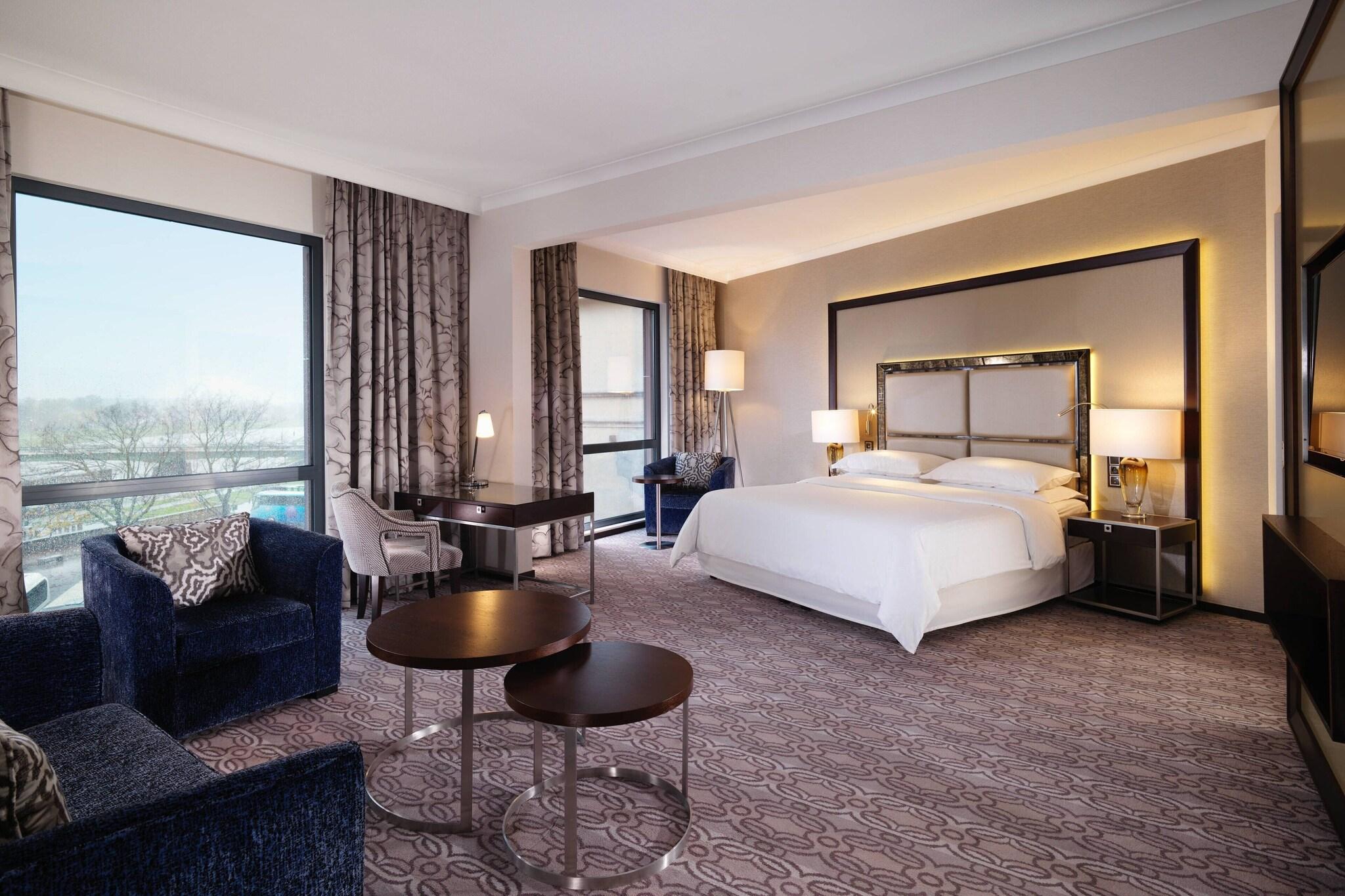 Suite Deluxe King Bed