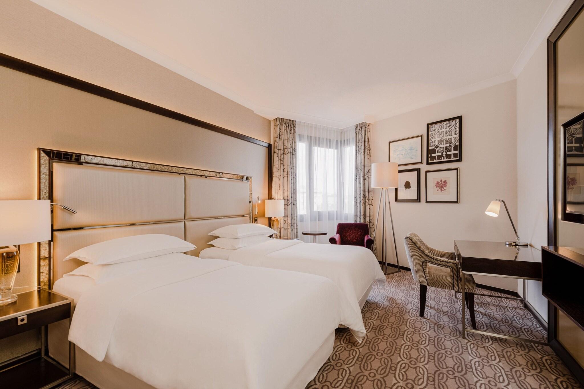 Twin Grand with Views