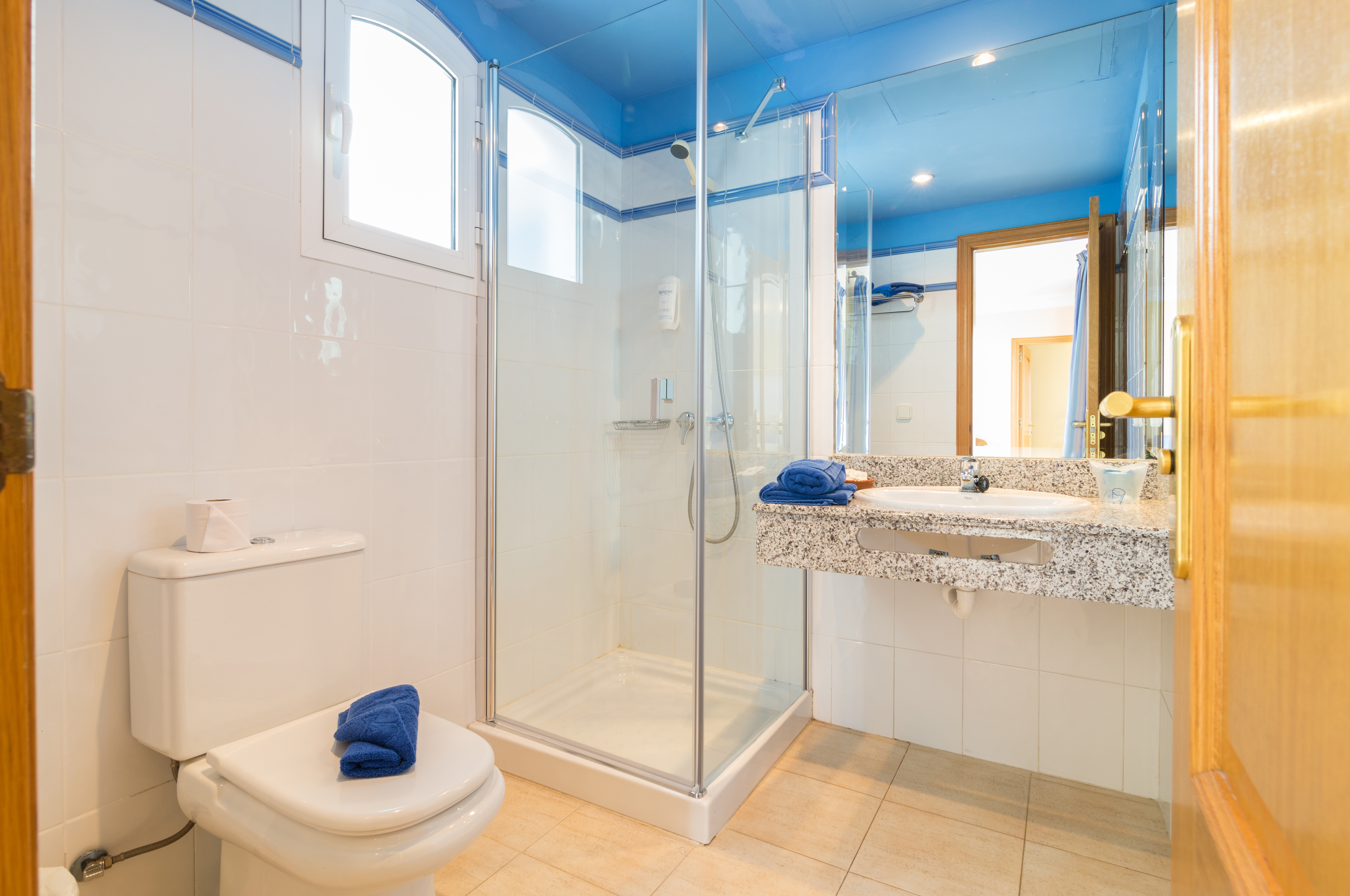 Bungalow Capacity 2 Two Bedrooms