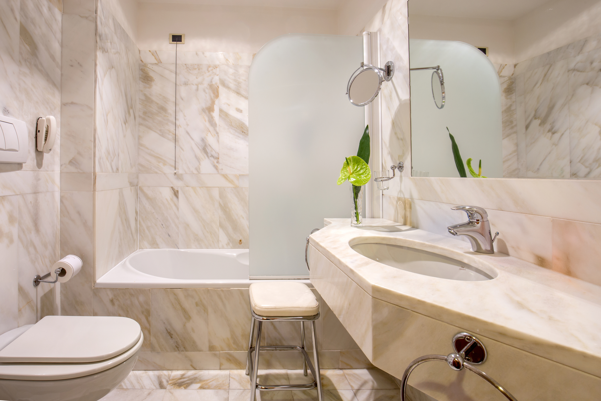 Double Single Executive