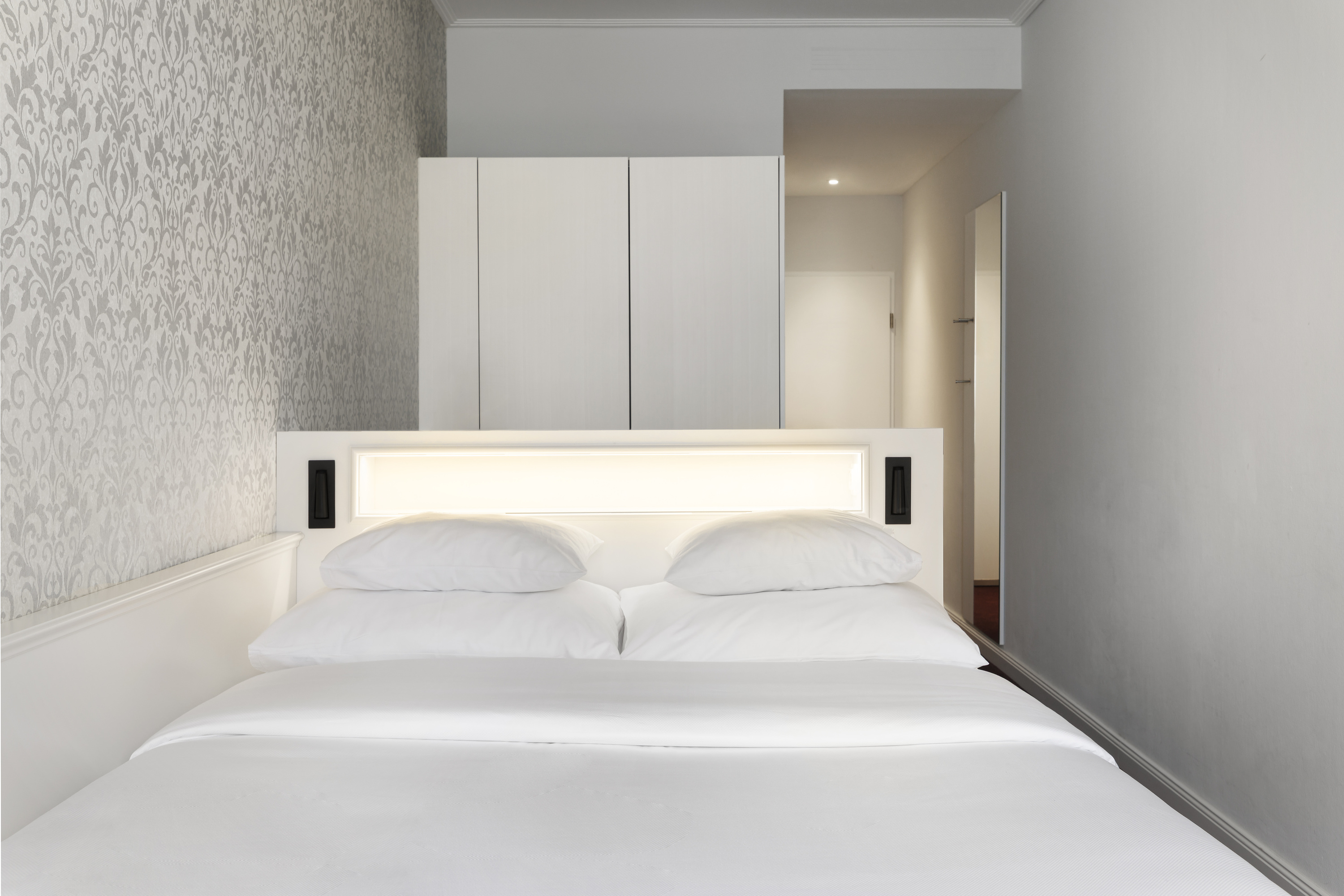 Double Classic Queen Bed