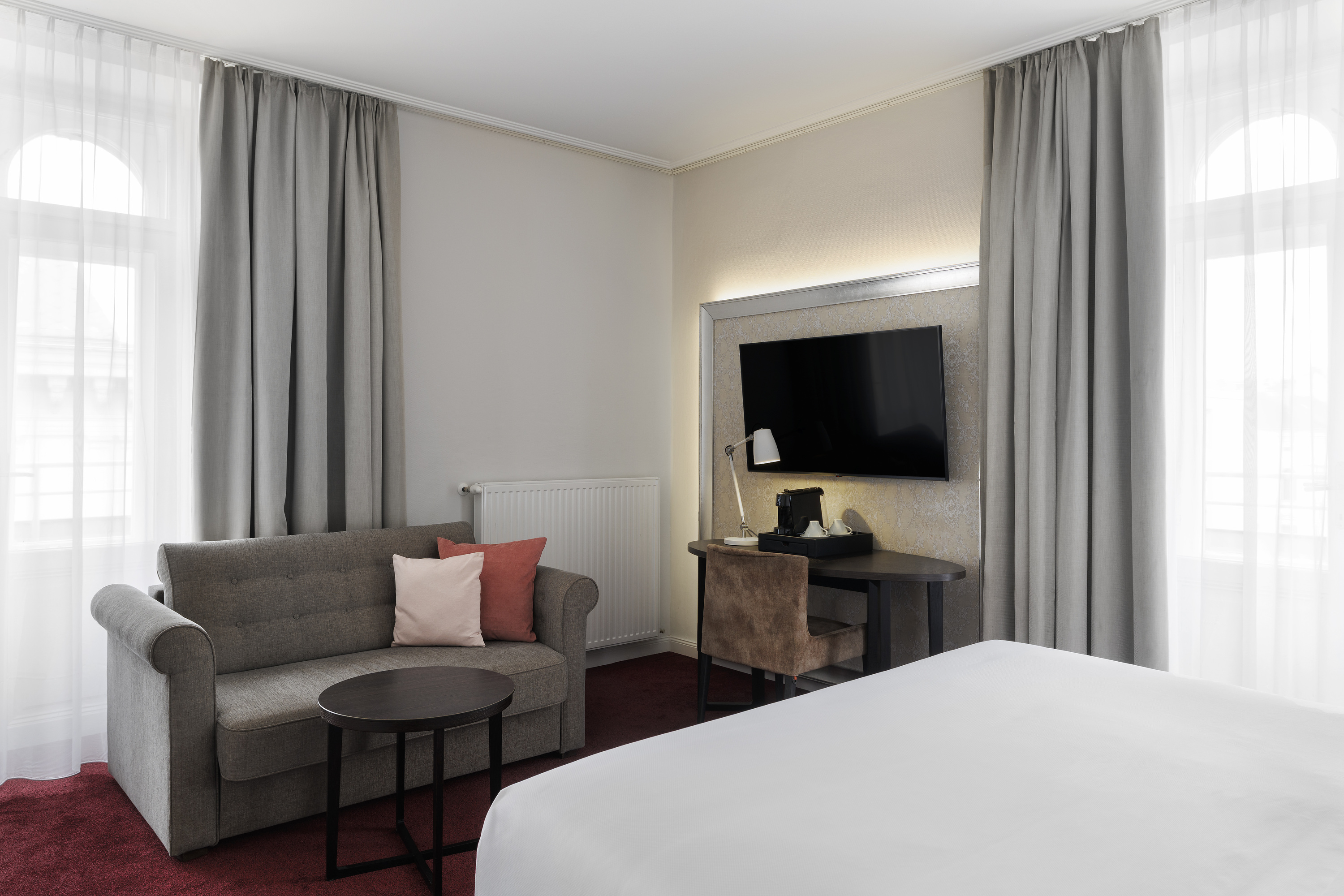Double Deluxe King Bed