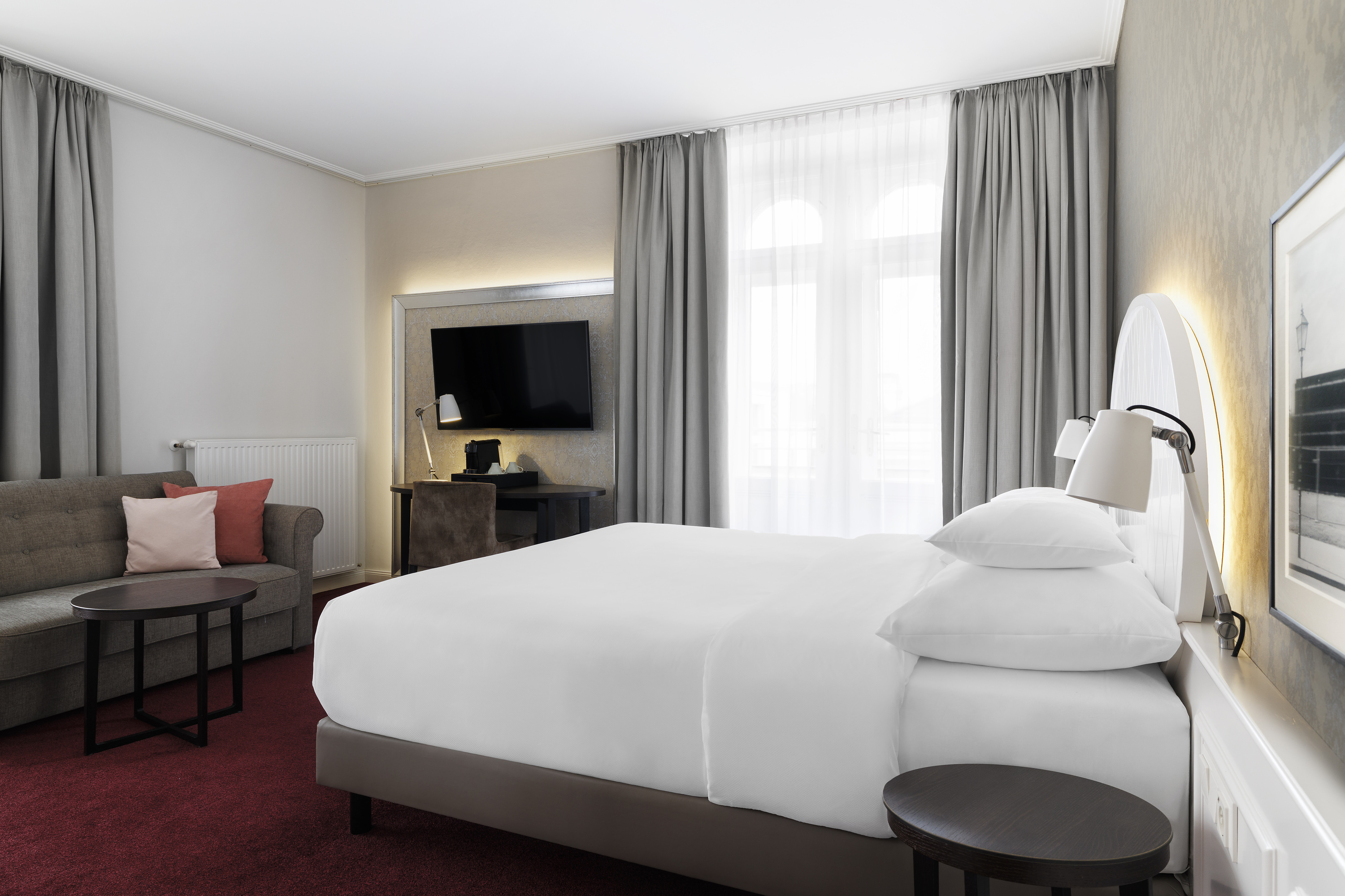 Double Deluxe King Bed