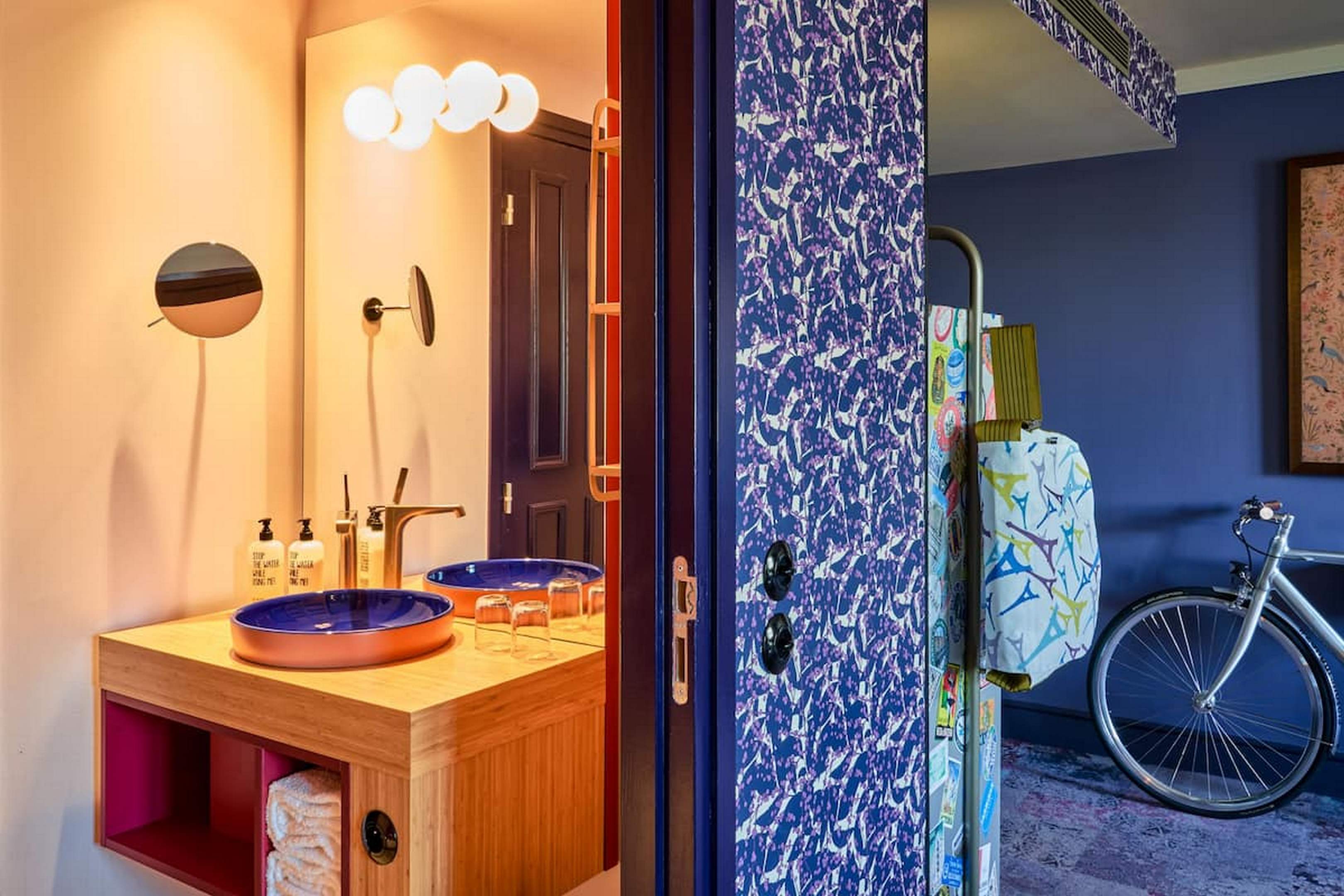 Double King Size Bed