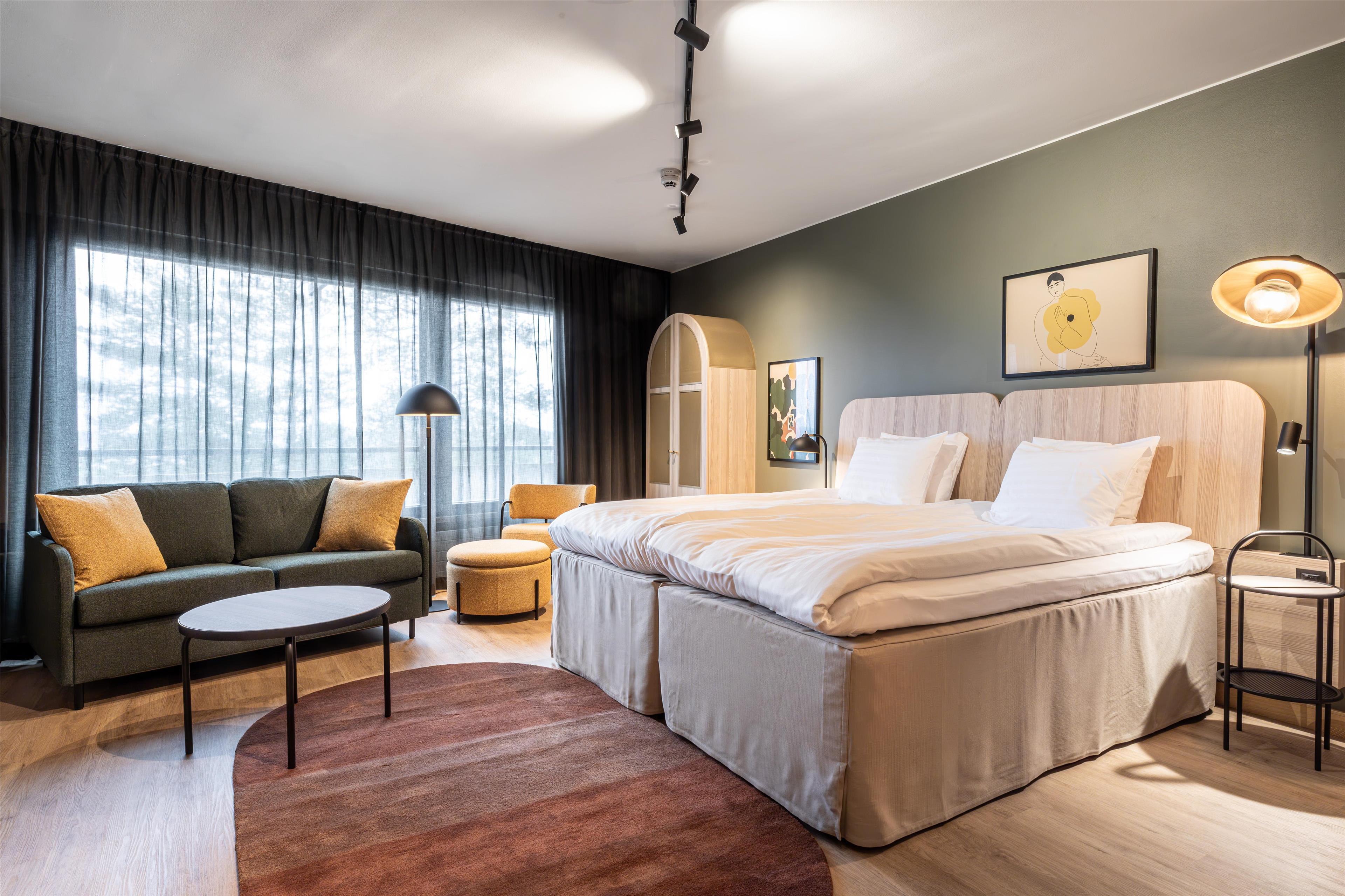 Family Room Superior