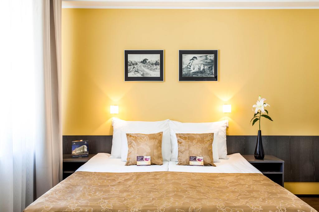 Double or Twin Superior