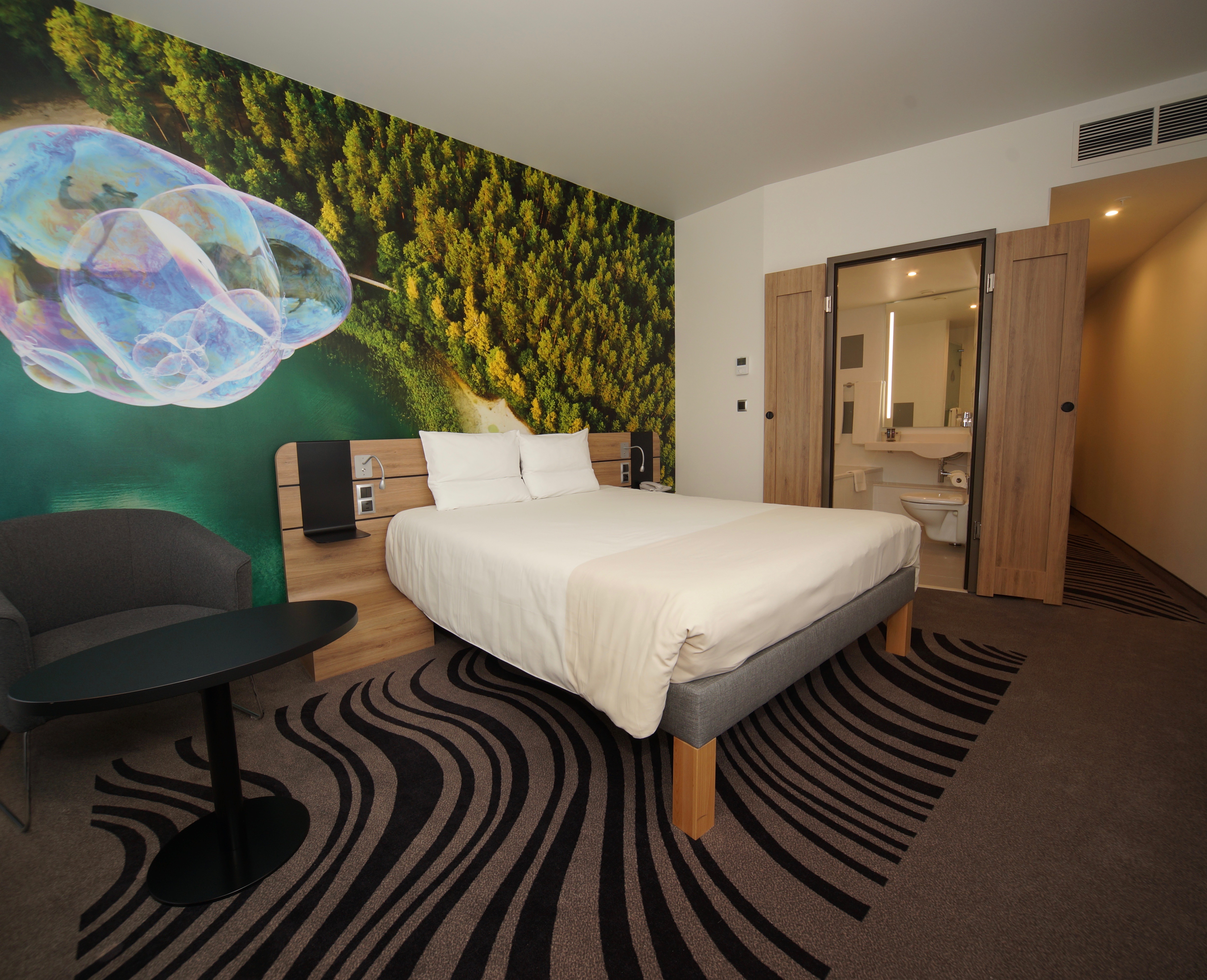 Double Superior Queen Bed