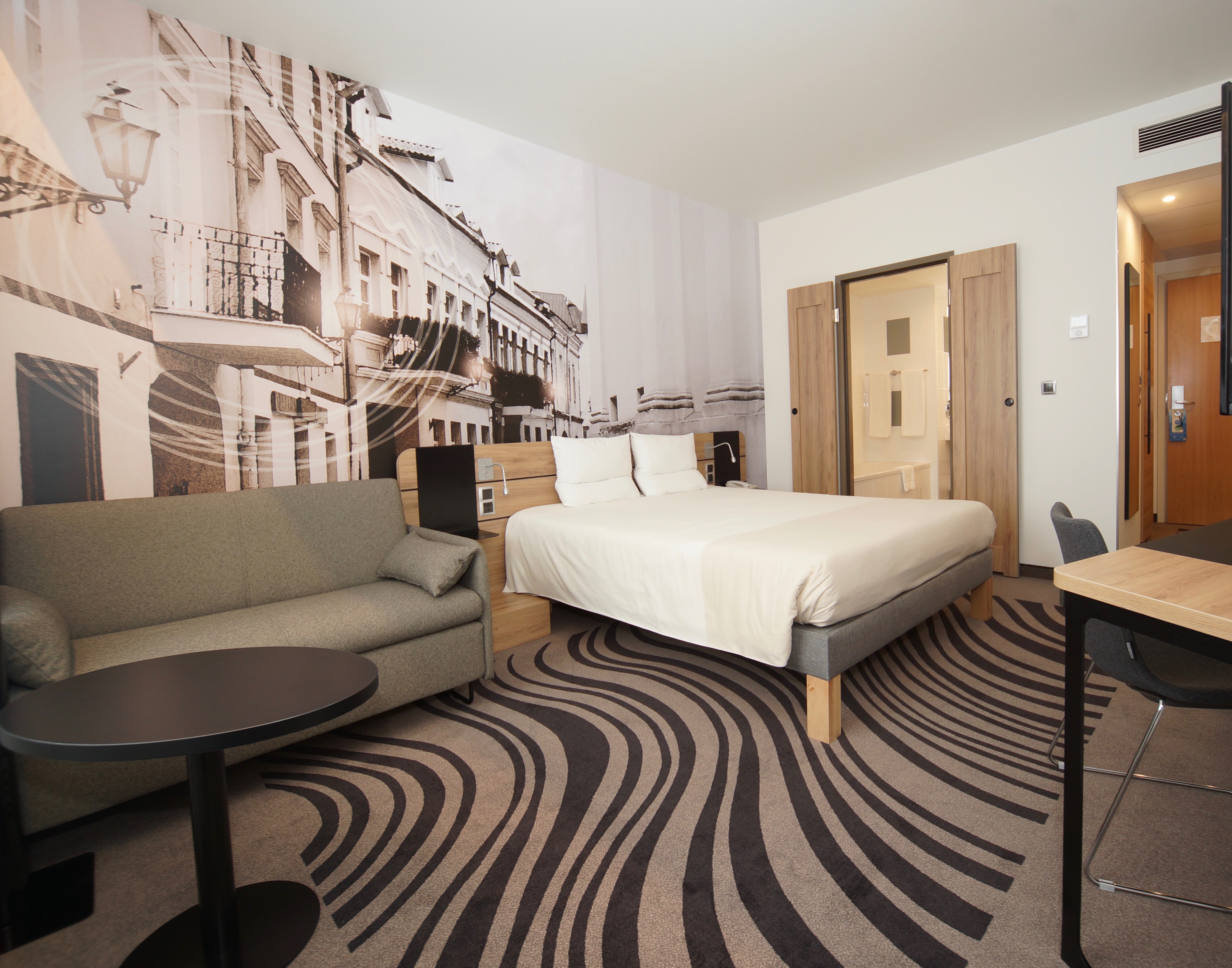 Double Queen Size Bed