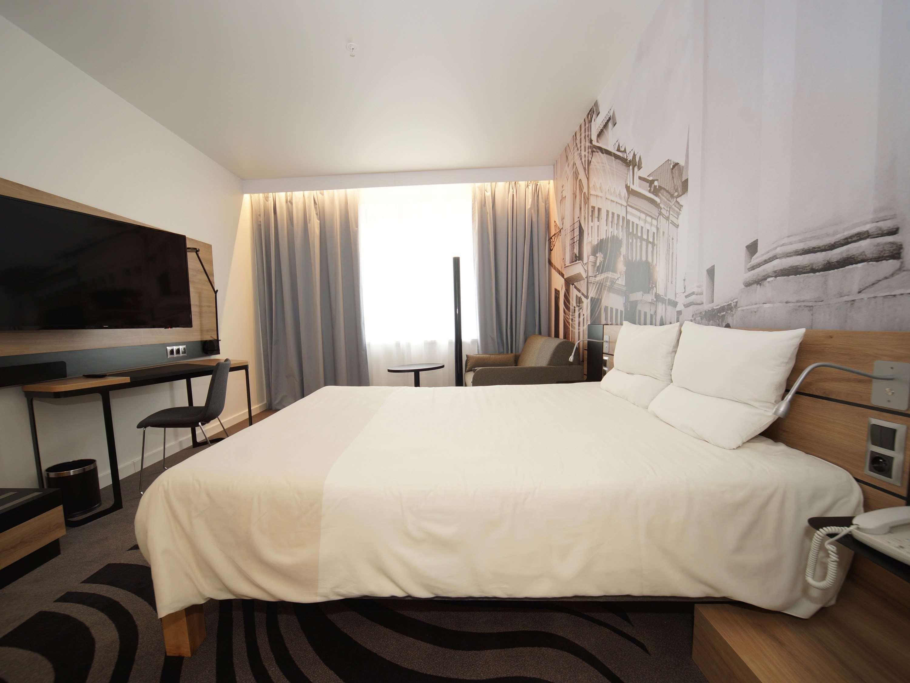 Double Queen Size Bed