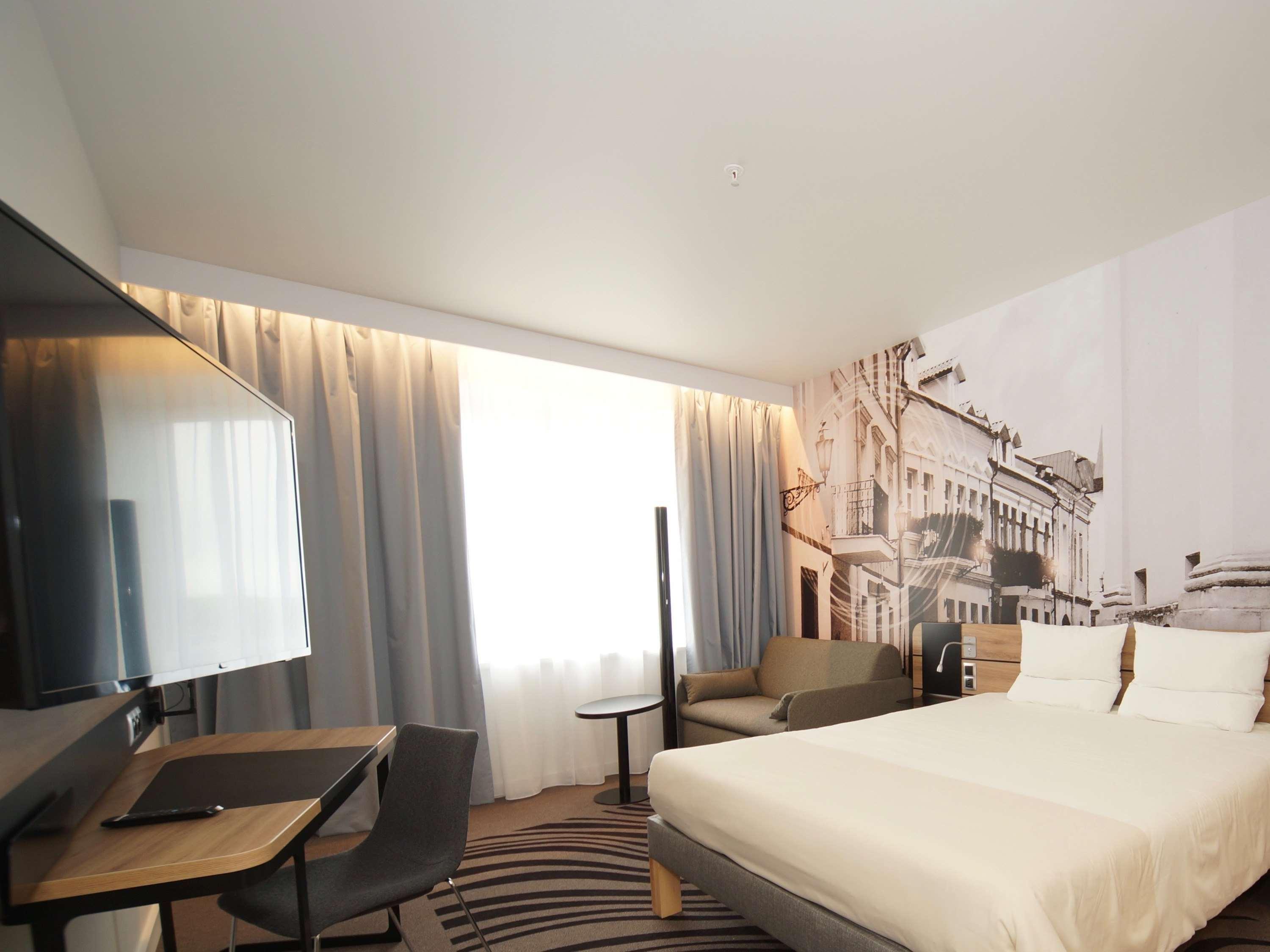 Double Queen Size Bed