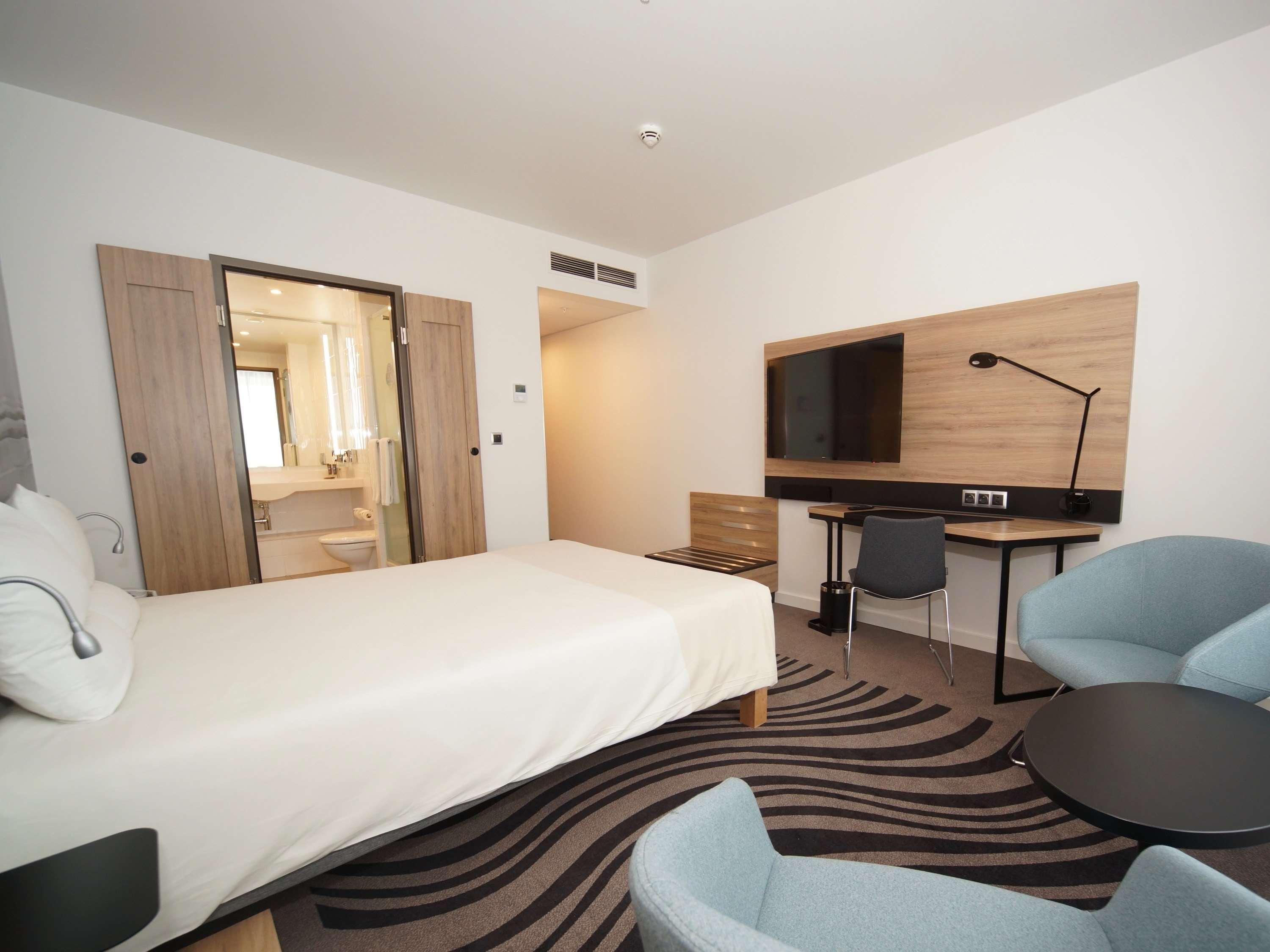 Double Superior Queen Bed