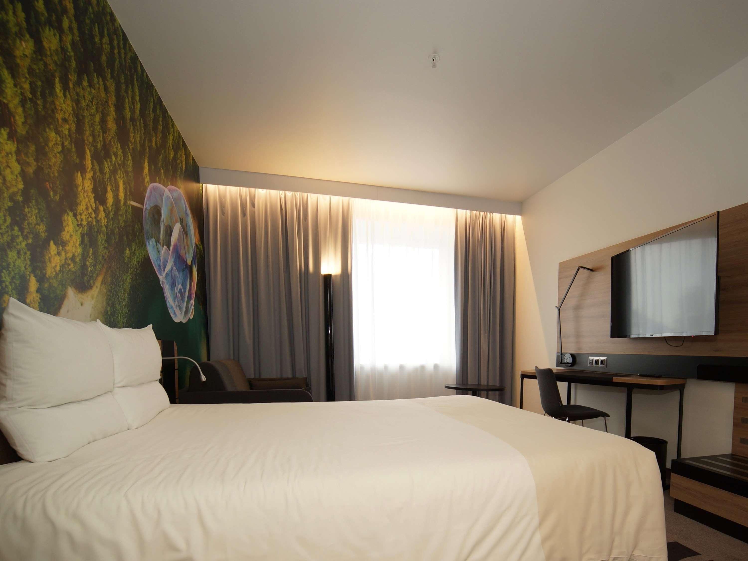 Double Queen Size Bed