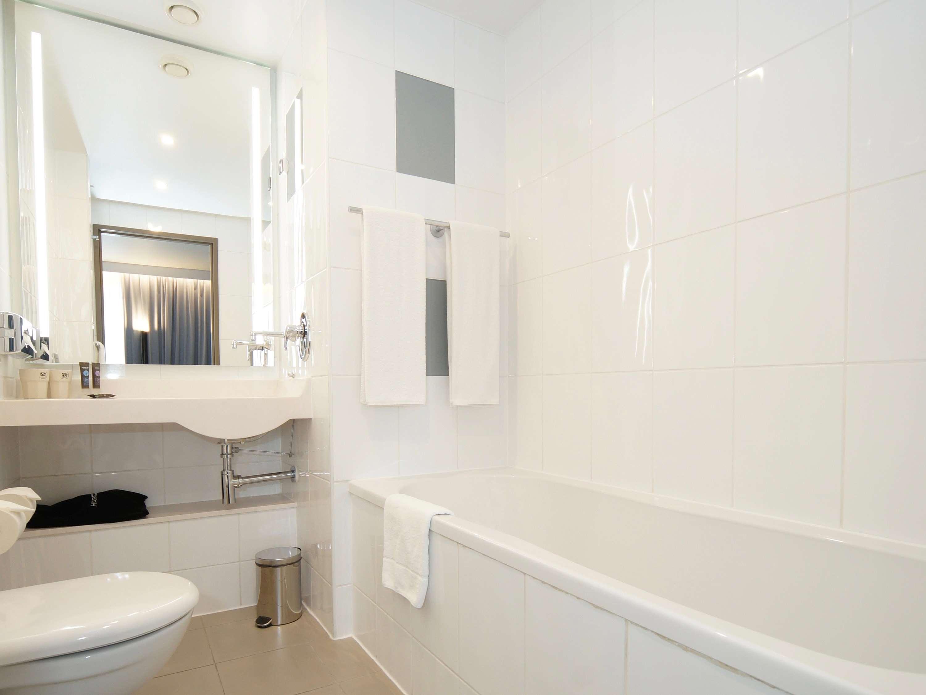 Double Queen Size Bed