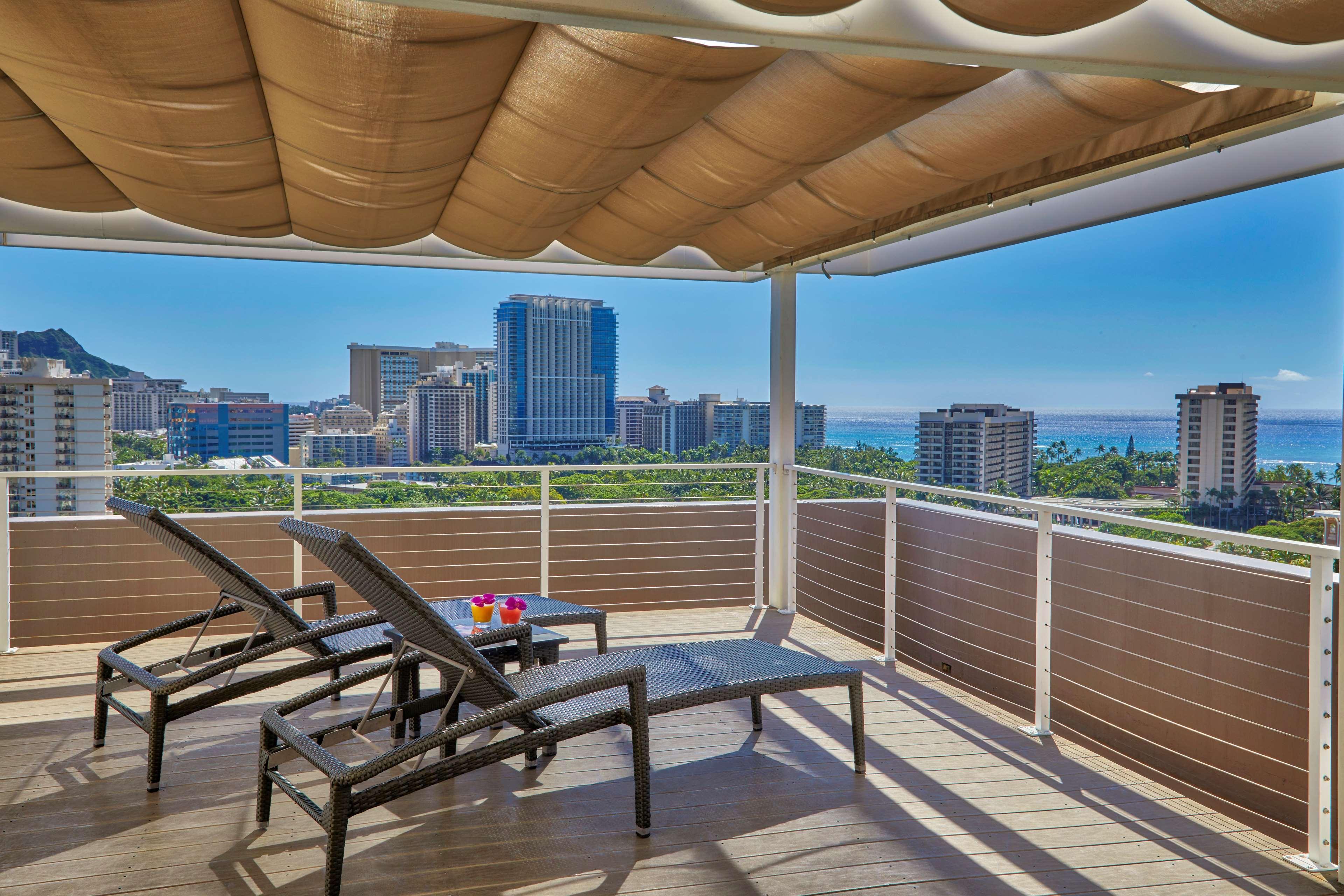 Suite Queen Size Bed