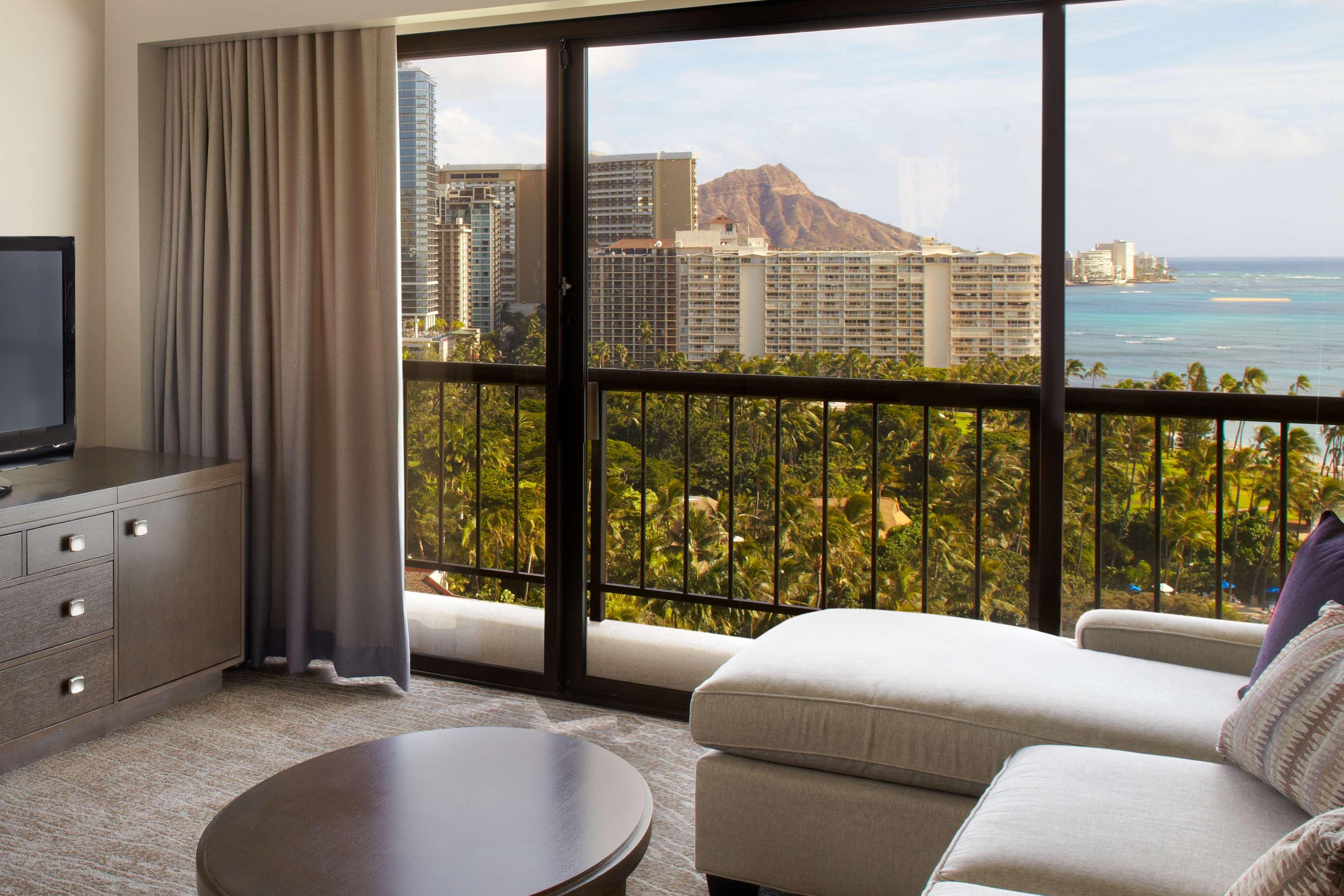 Suite Ocean View King Bed