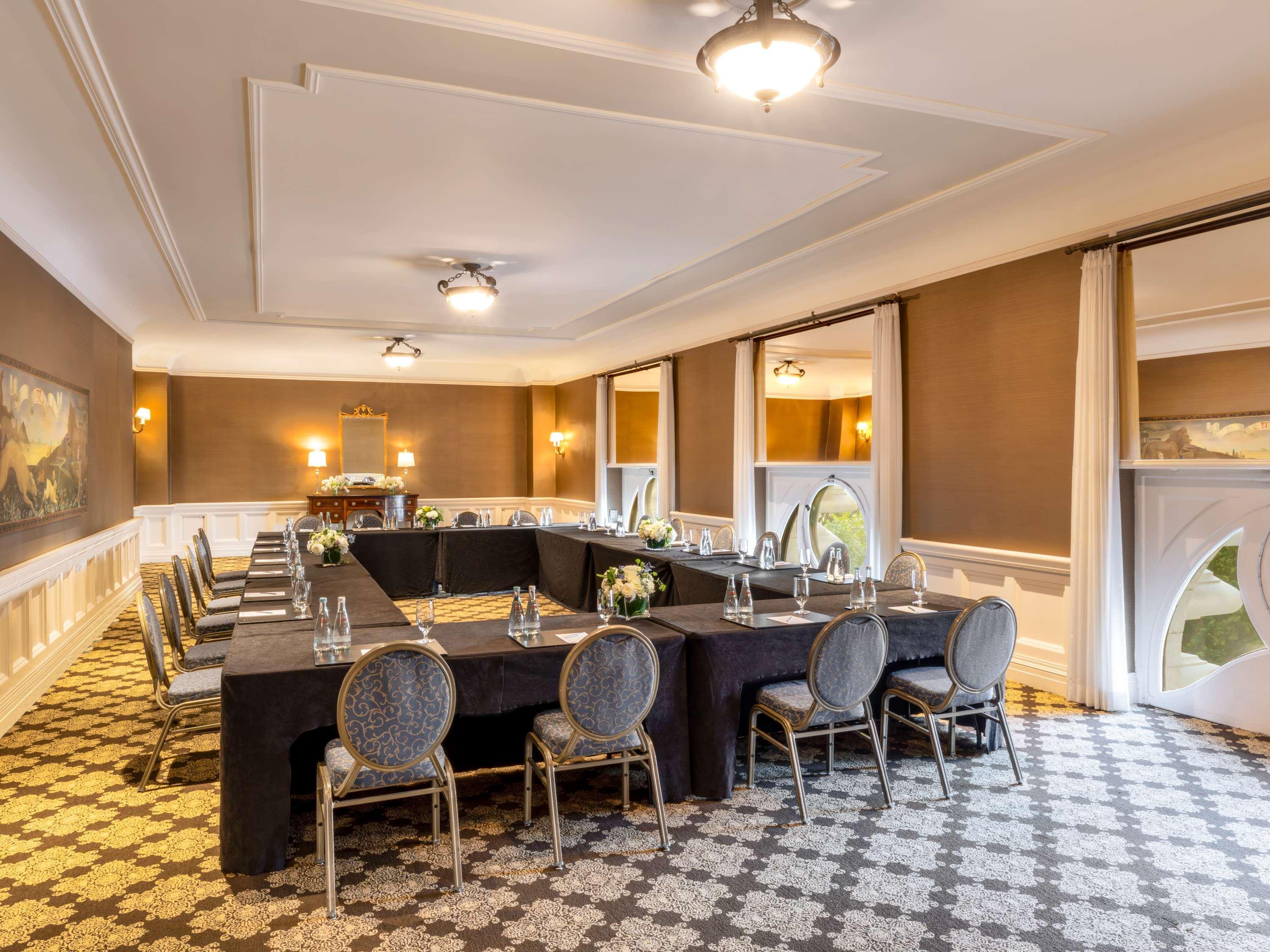 Double Deluxe Two Queen Beds