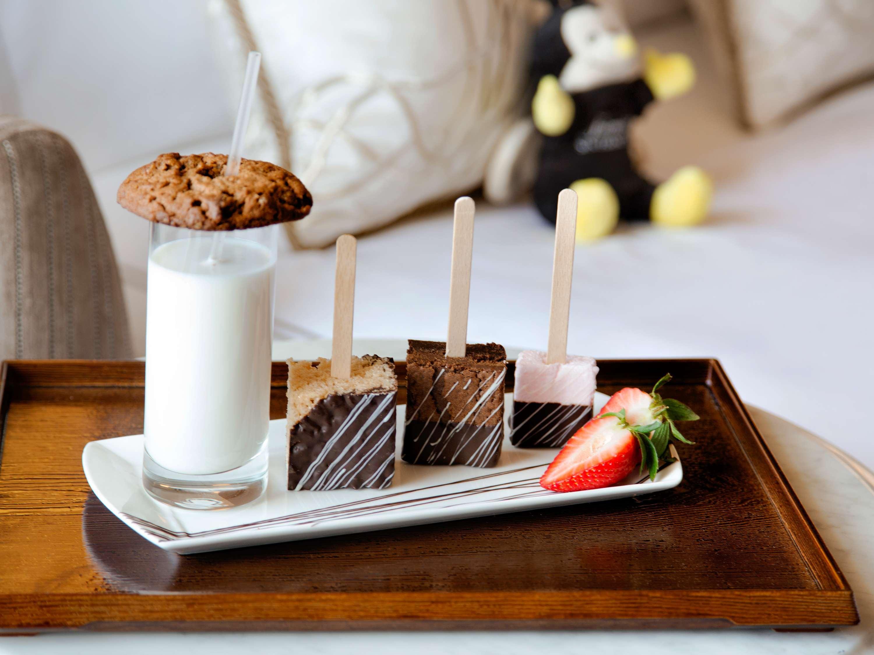 Double Deluxe Two Queen Beds