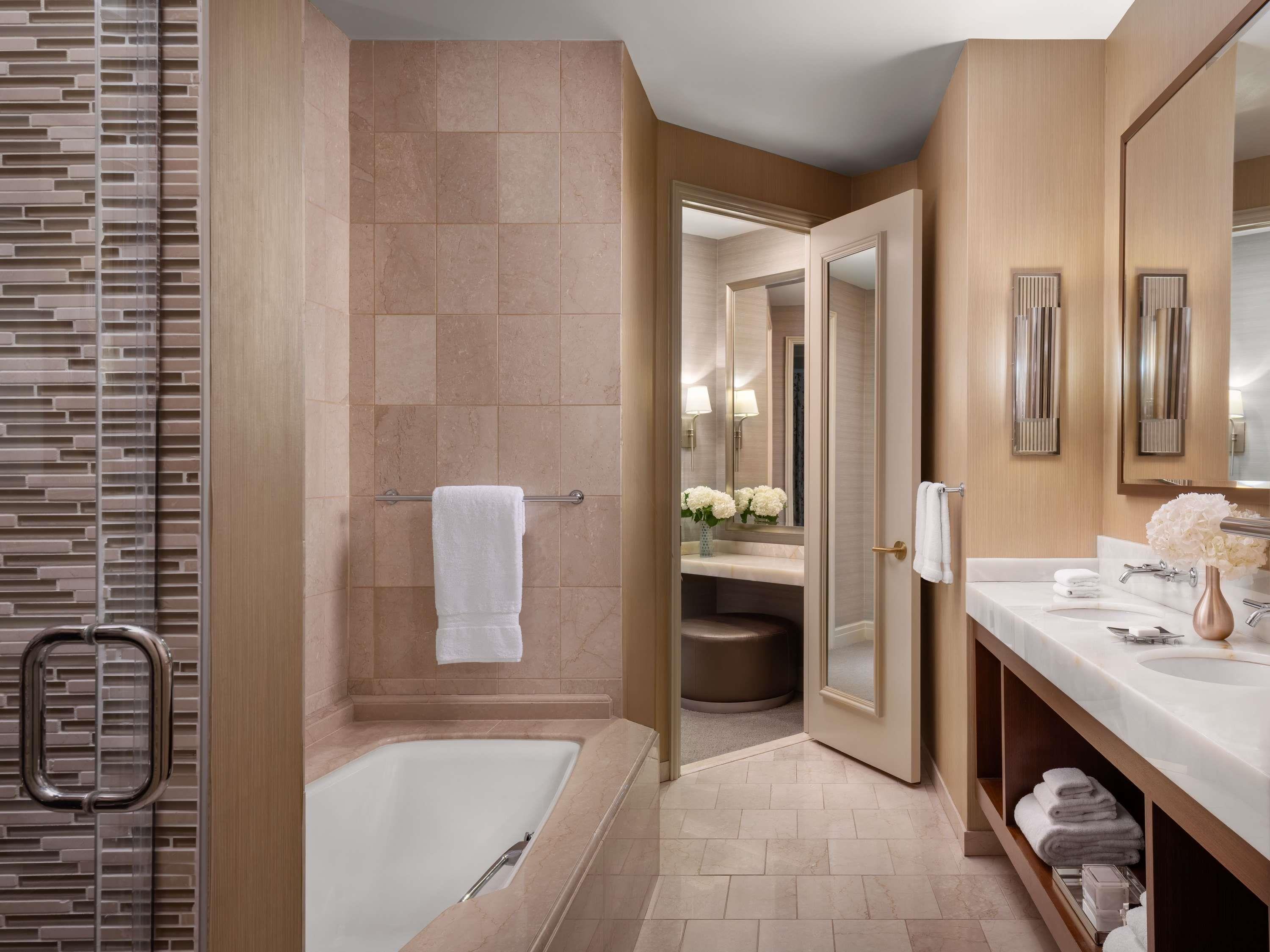 Suite Executive King Bed