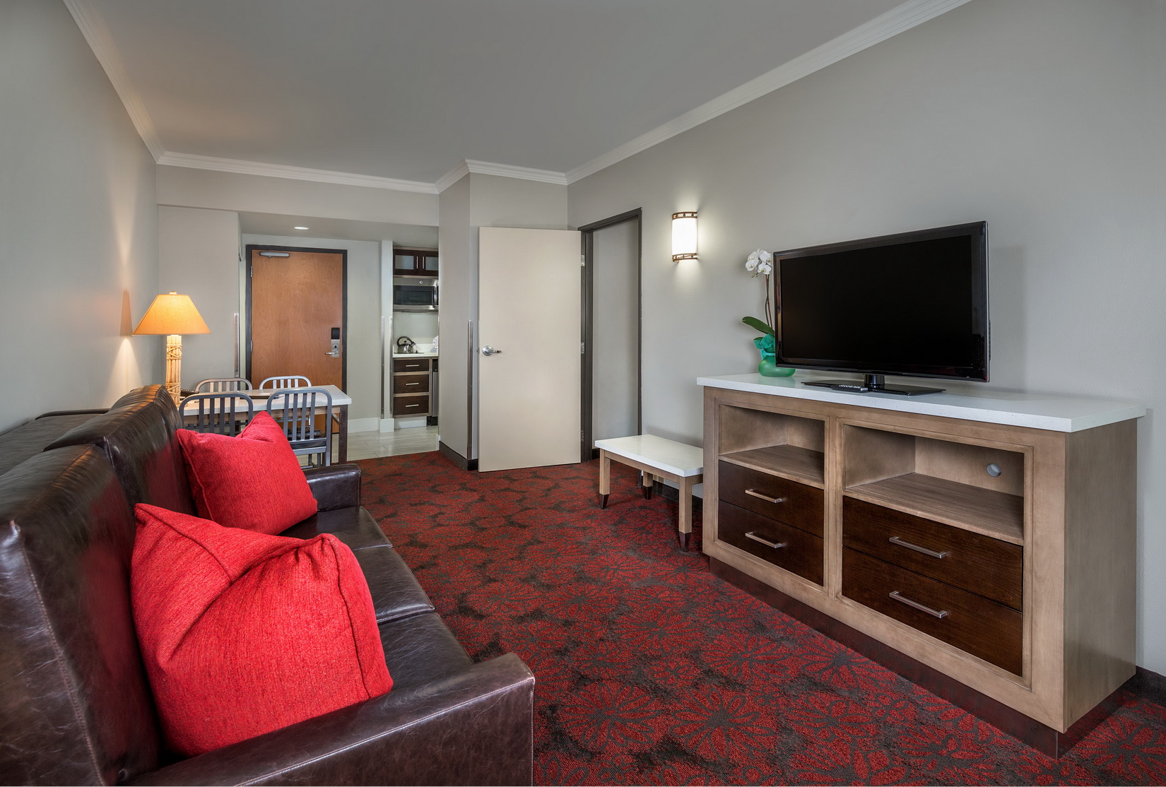 Suite with Kitchenette