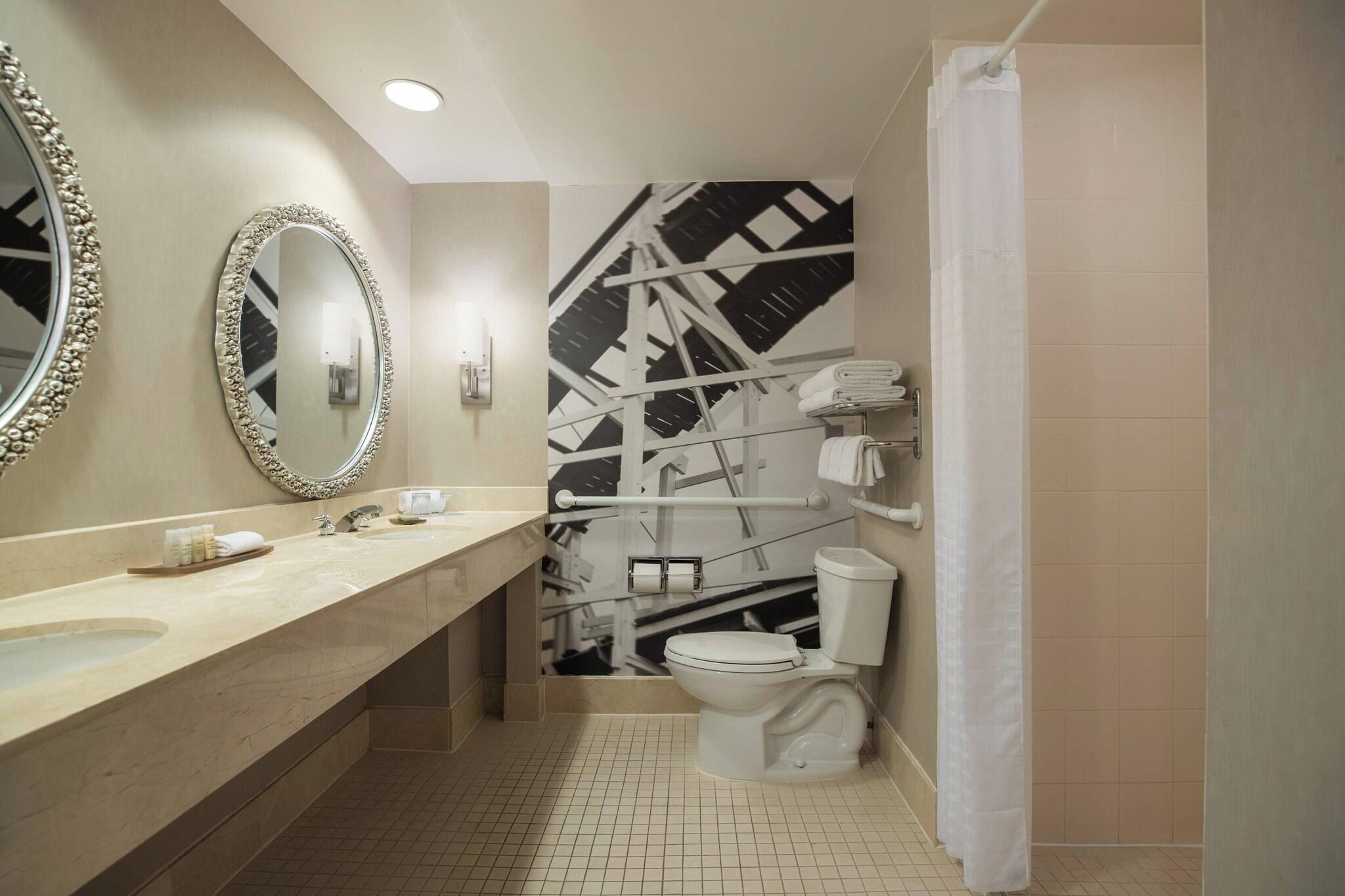 Double Accessible