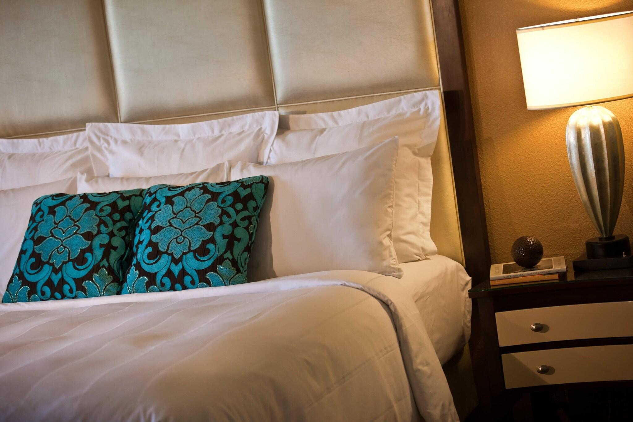 Suite King Bed One Bedroom 