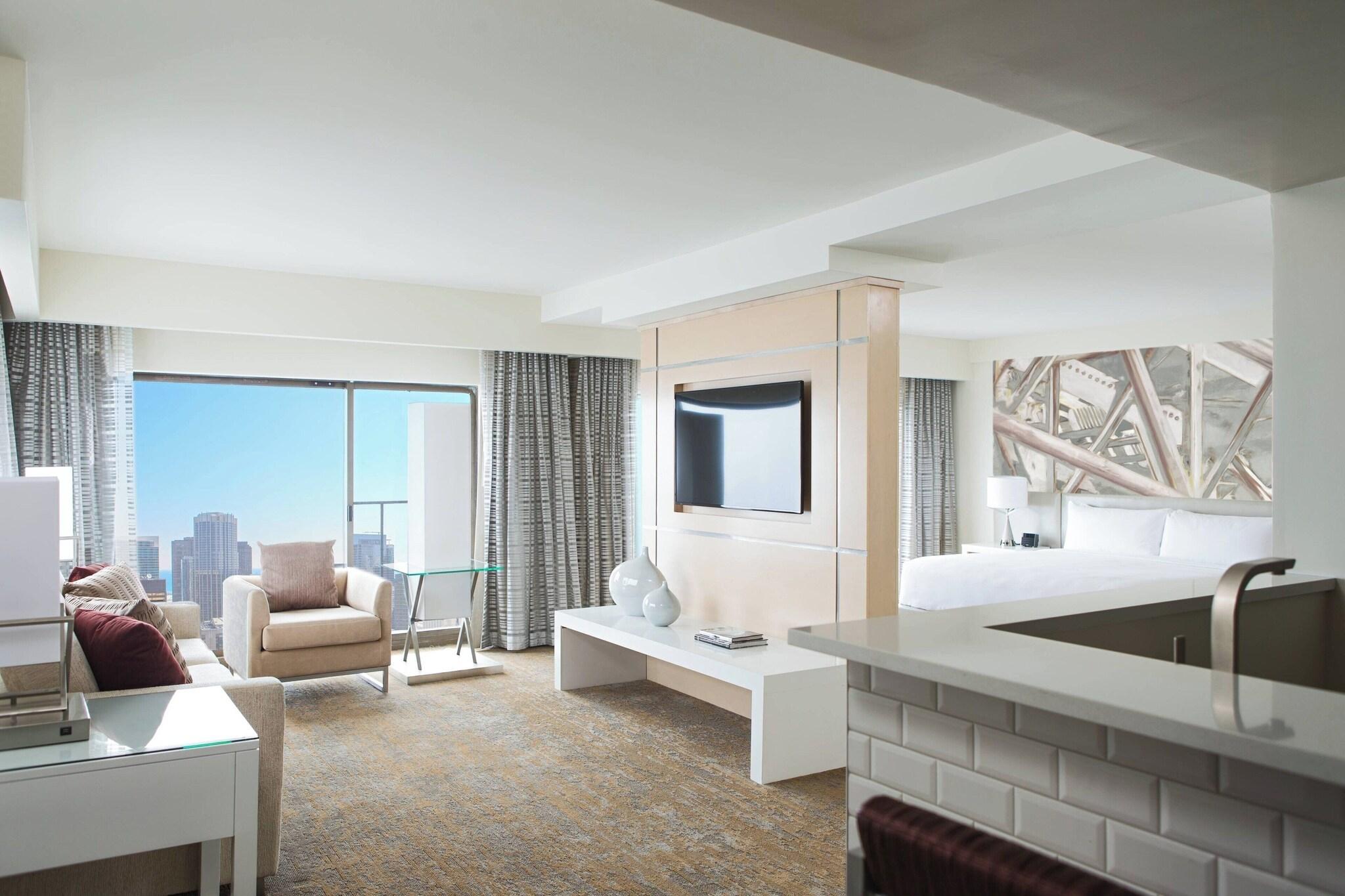 Suite City View King Bed