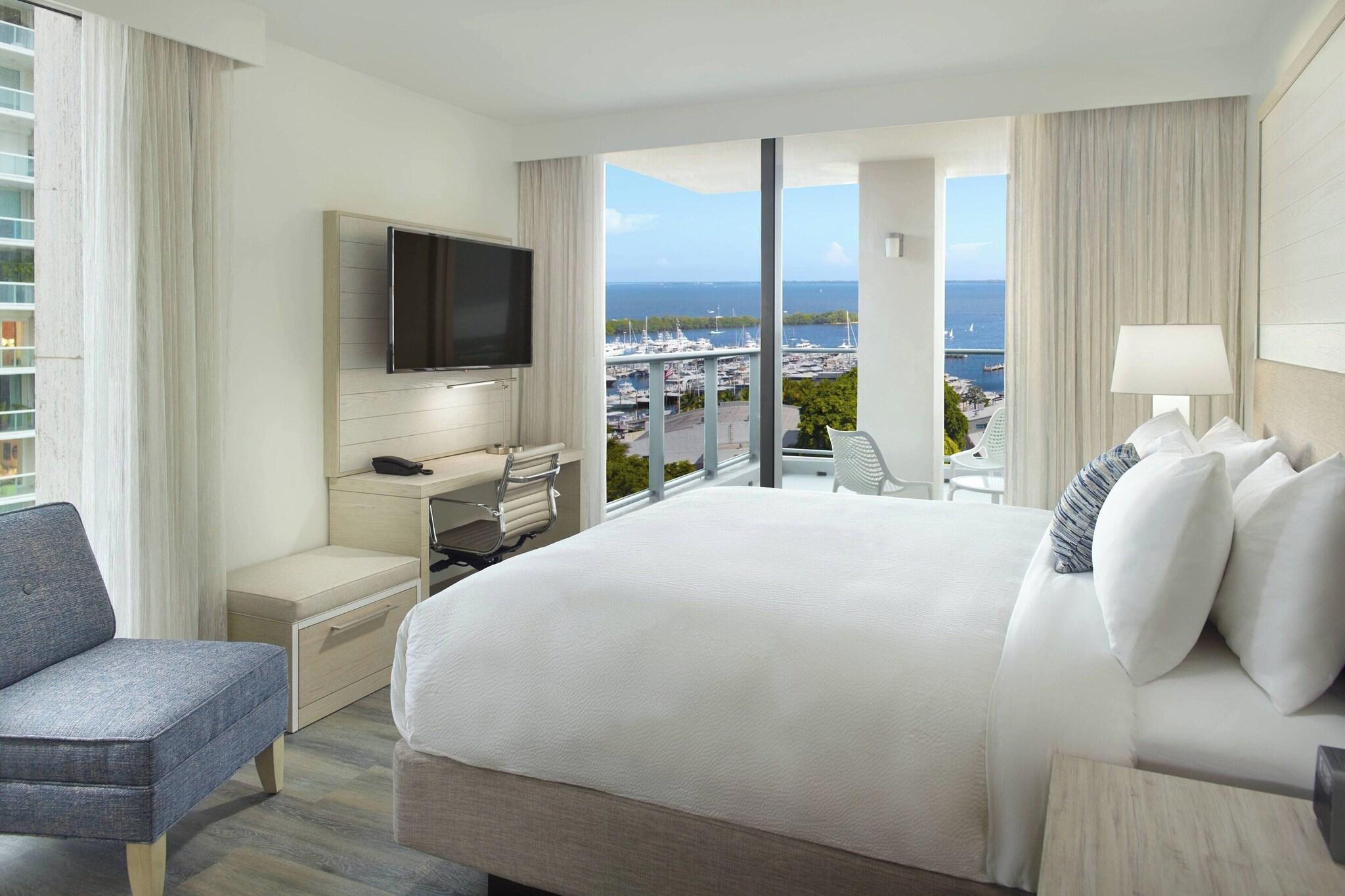 Double Bay View King Bed
