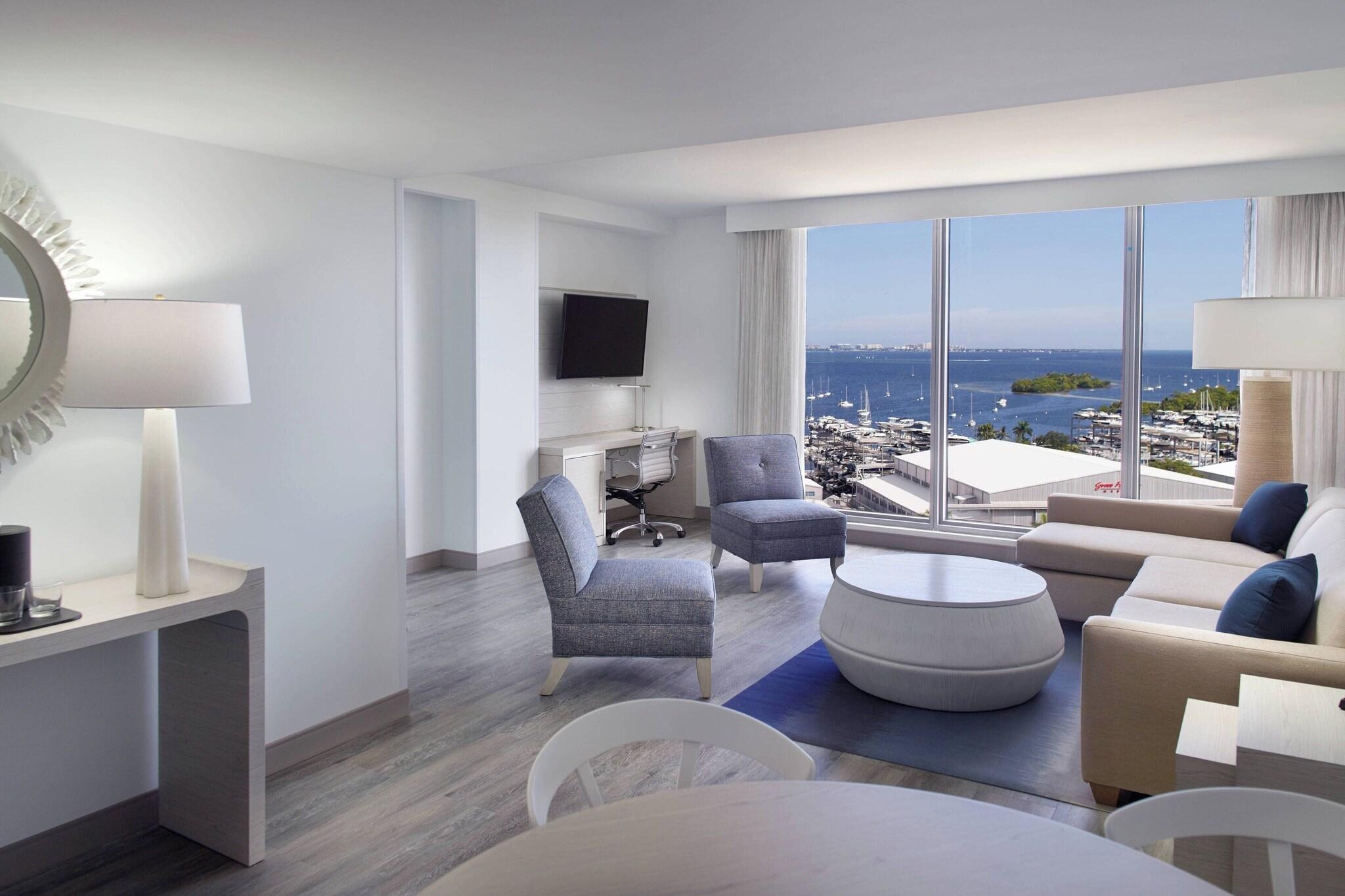 Suite Bay View King Bed