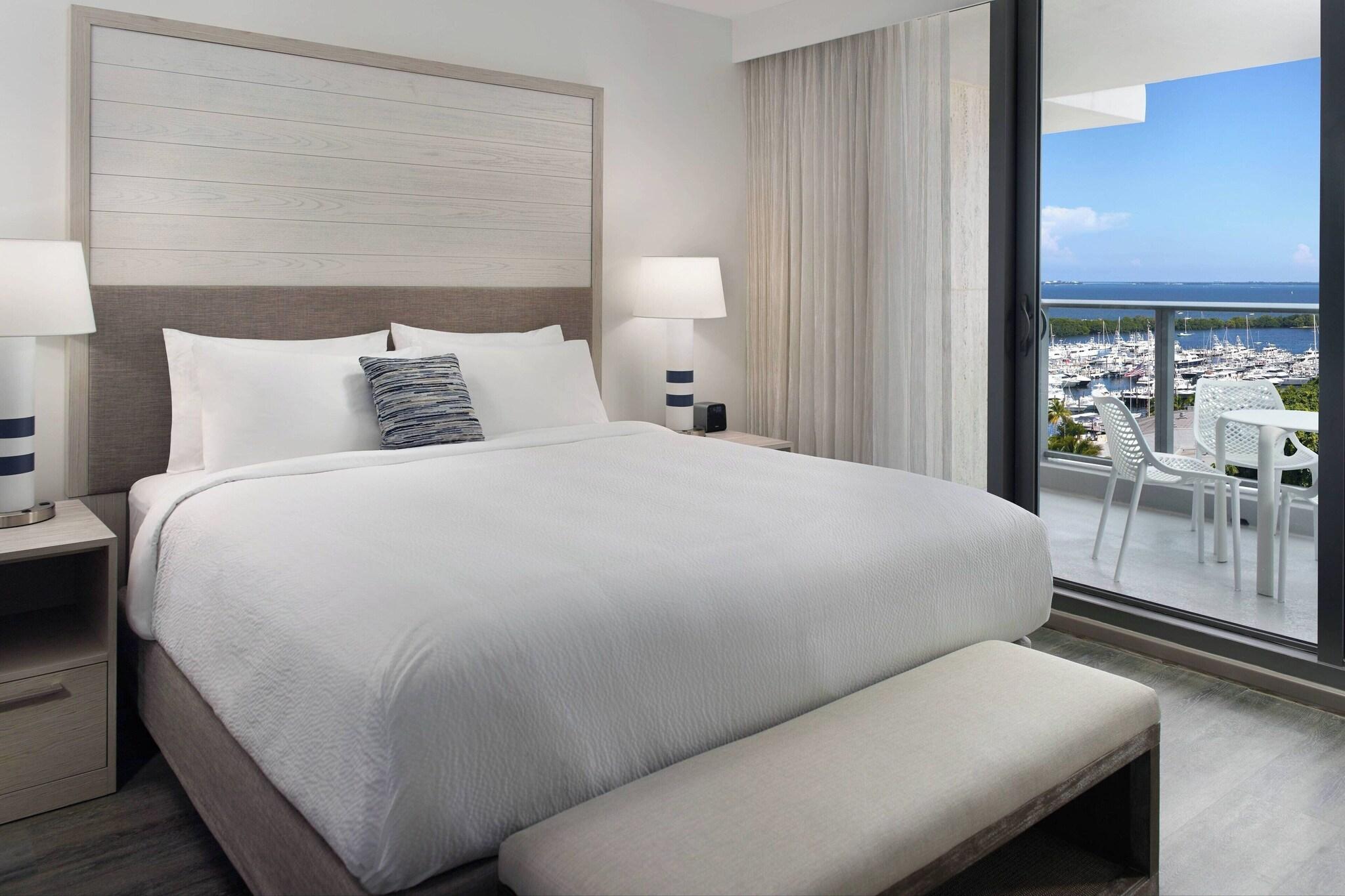 Suite Bay View King Bed
