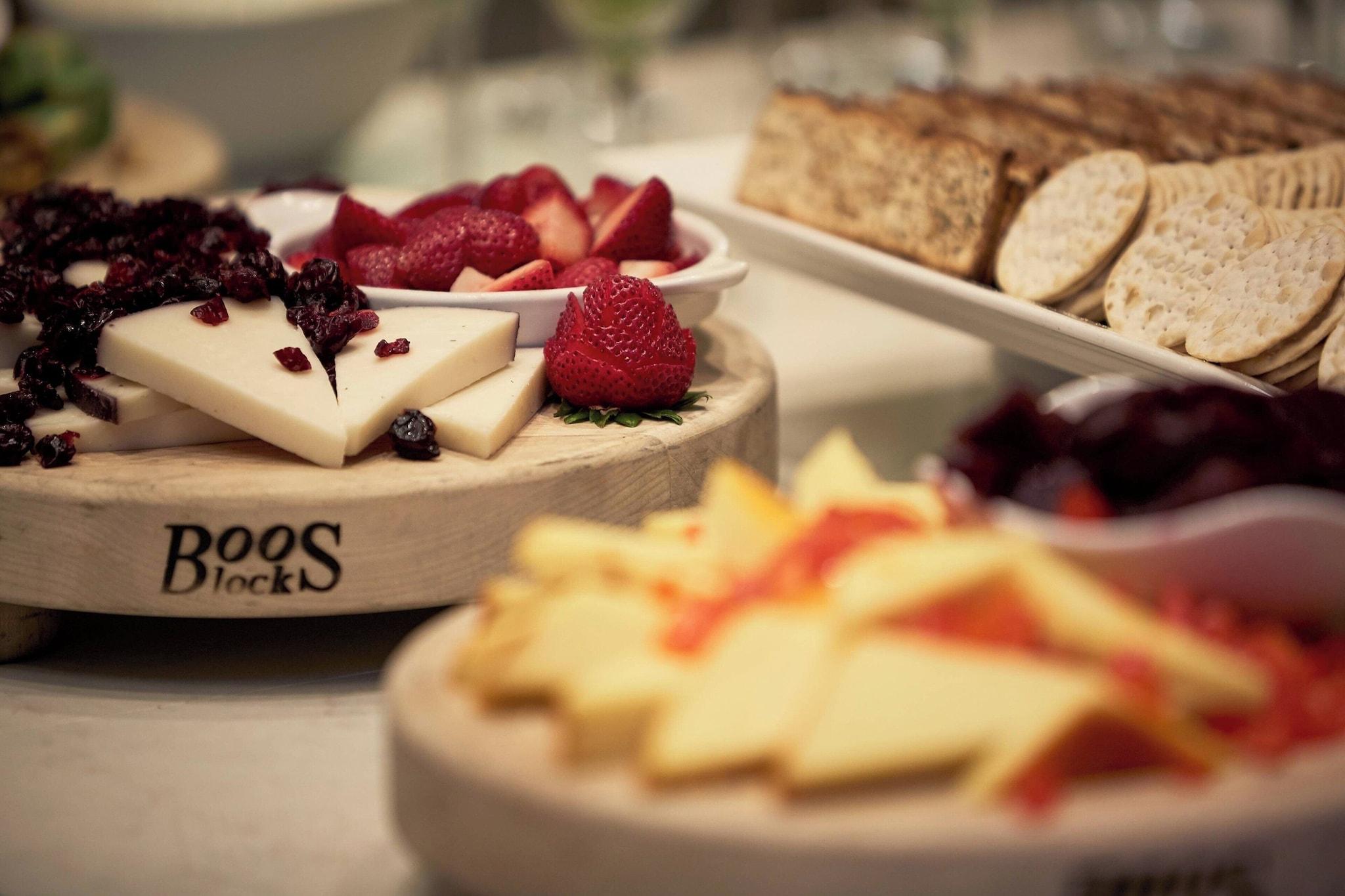 Double Deluxe Two Queen Beds