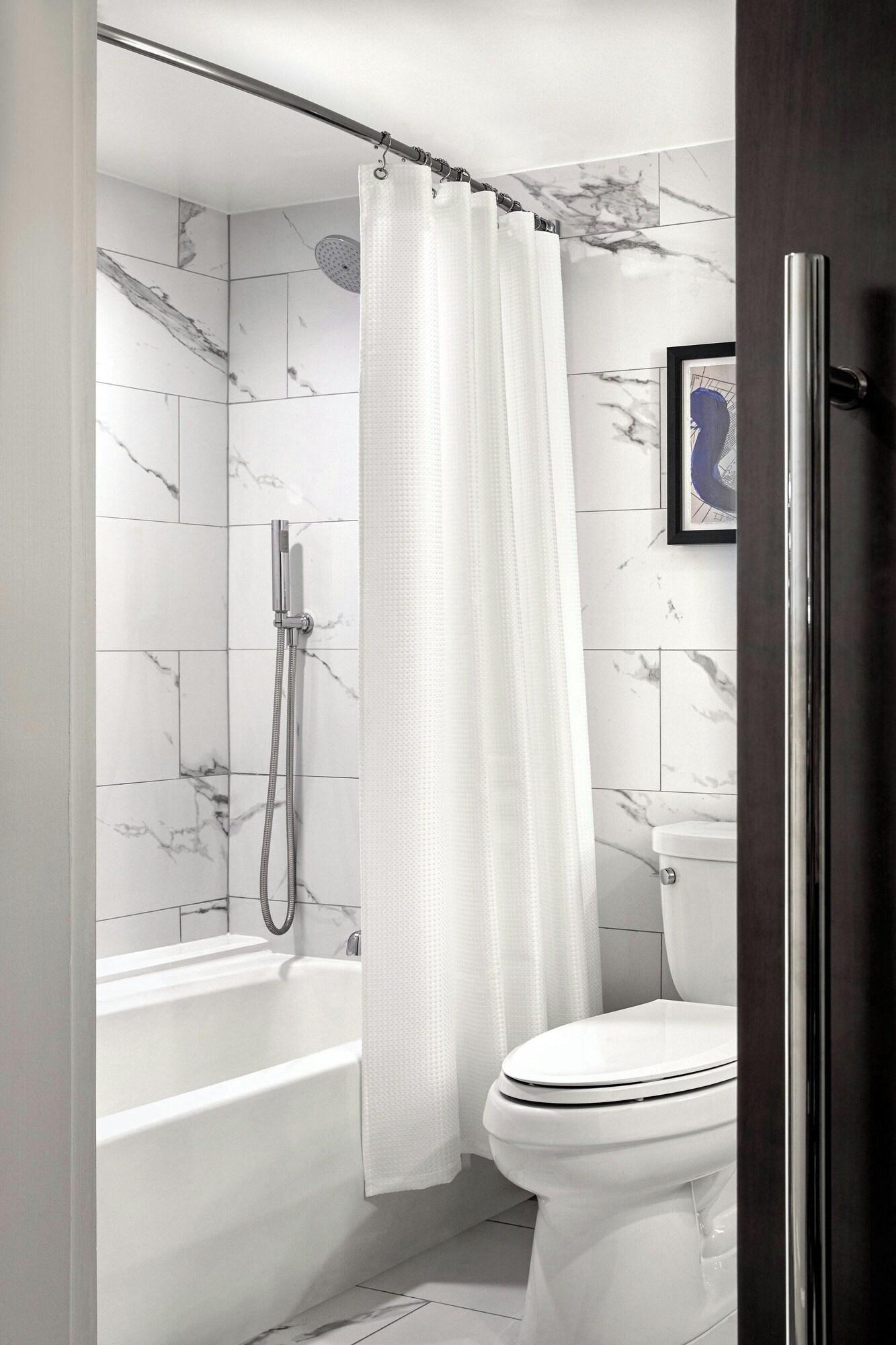 Double Deluxe King Bed