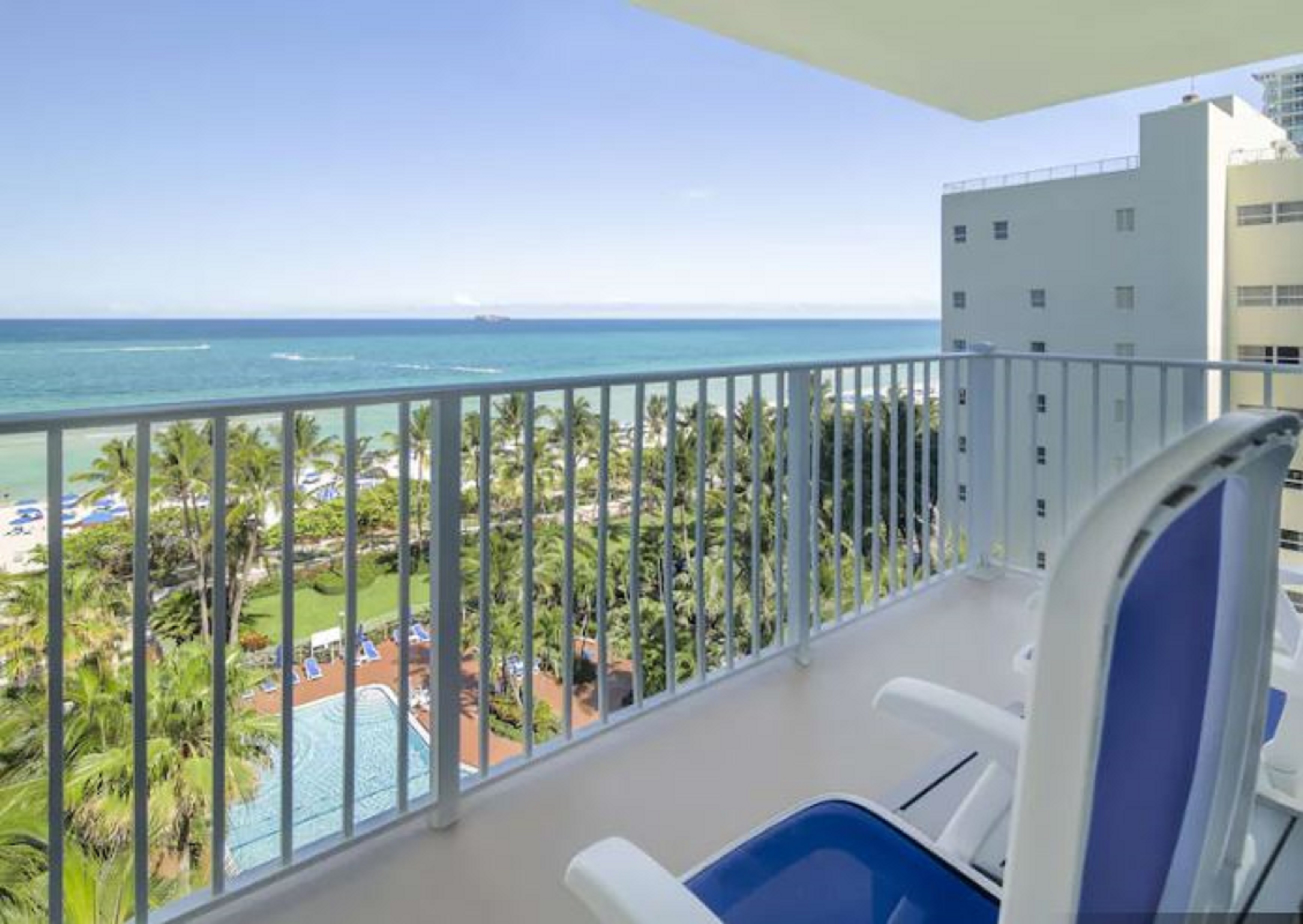 Studio Two Queen Beds