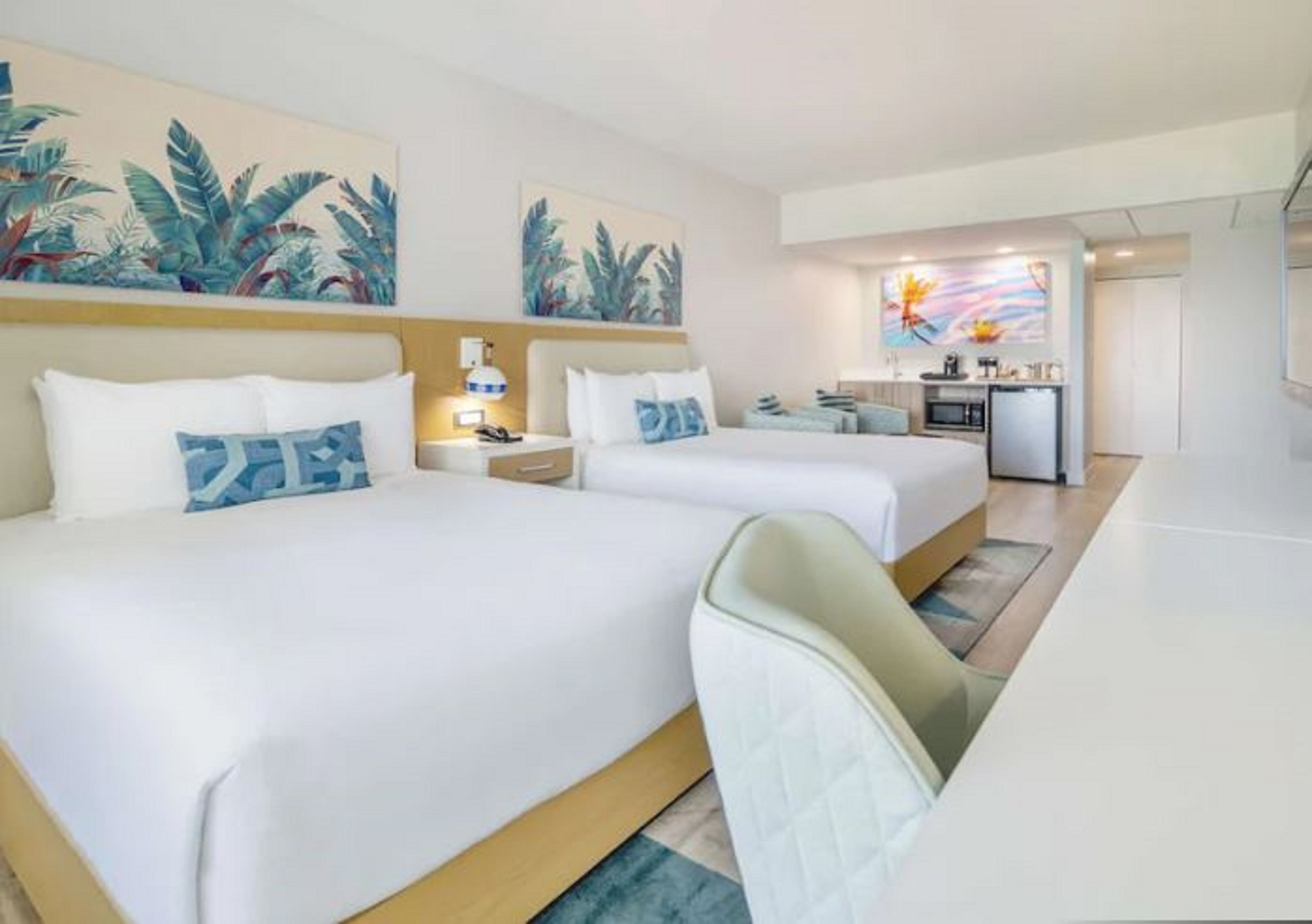 Studio Two Queen Beds