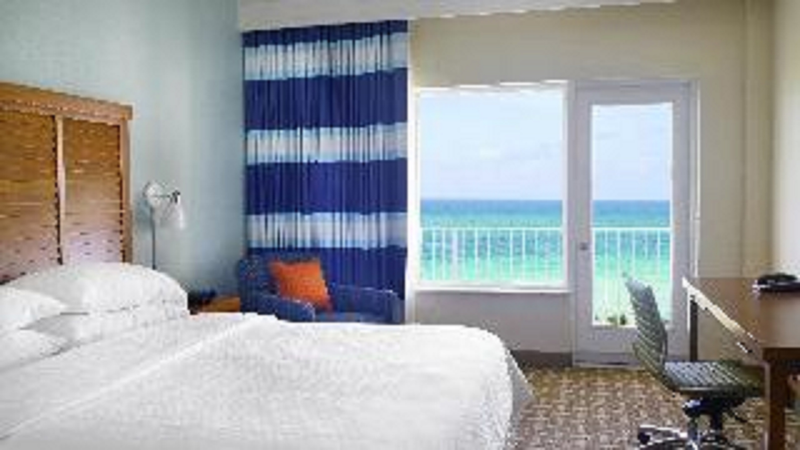 Room Ocean Front King Bed