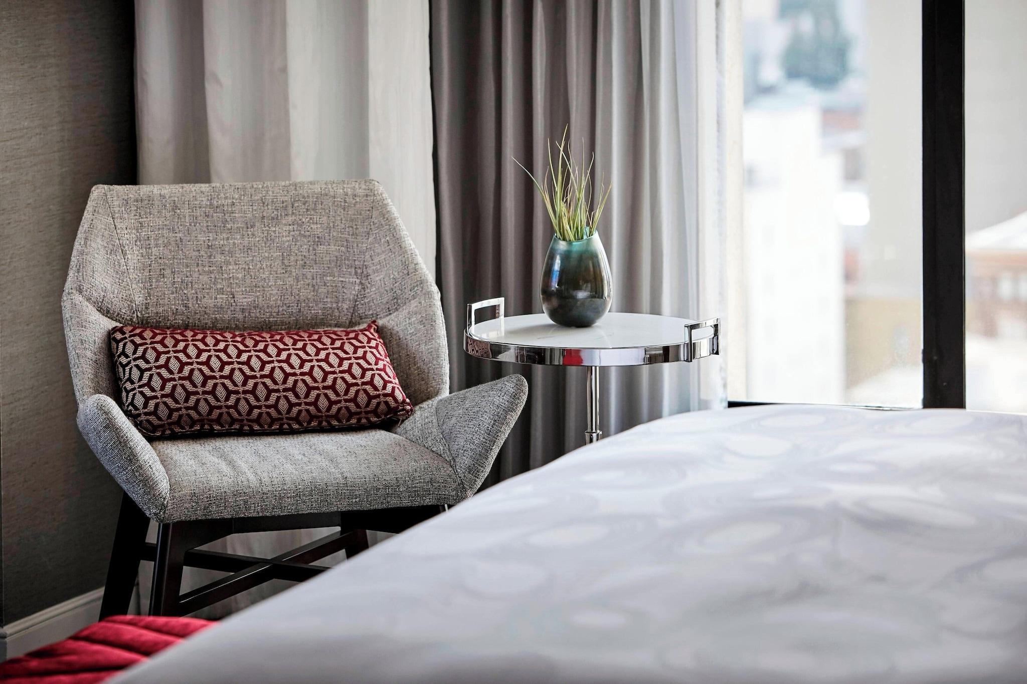 Double City View King Bed