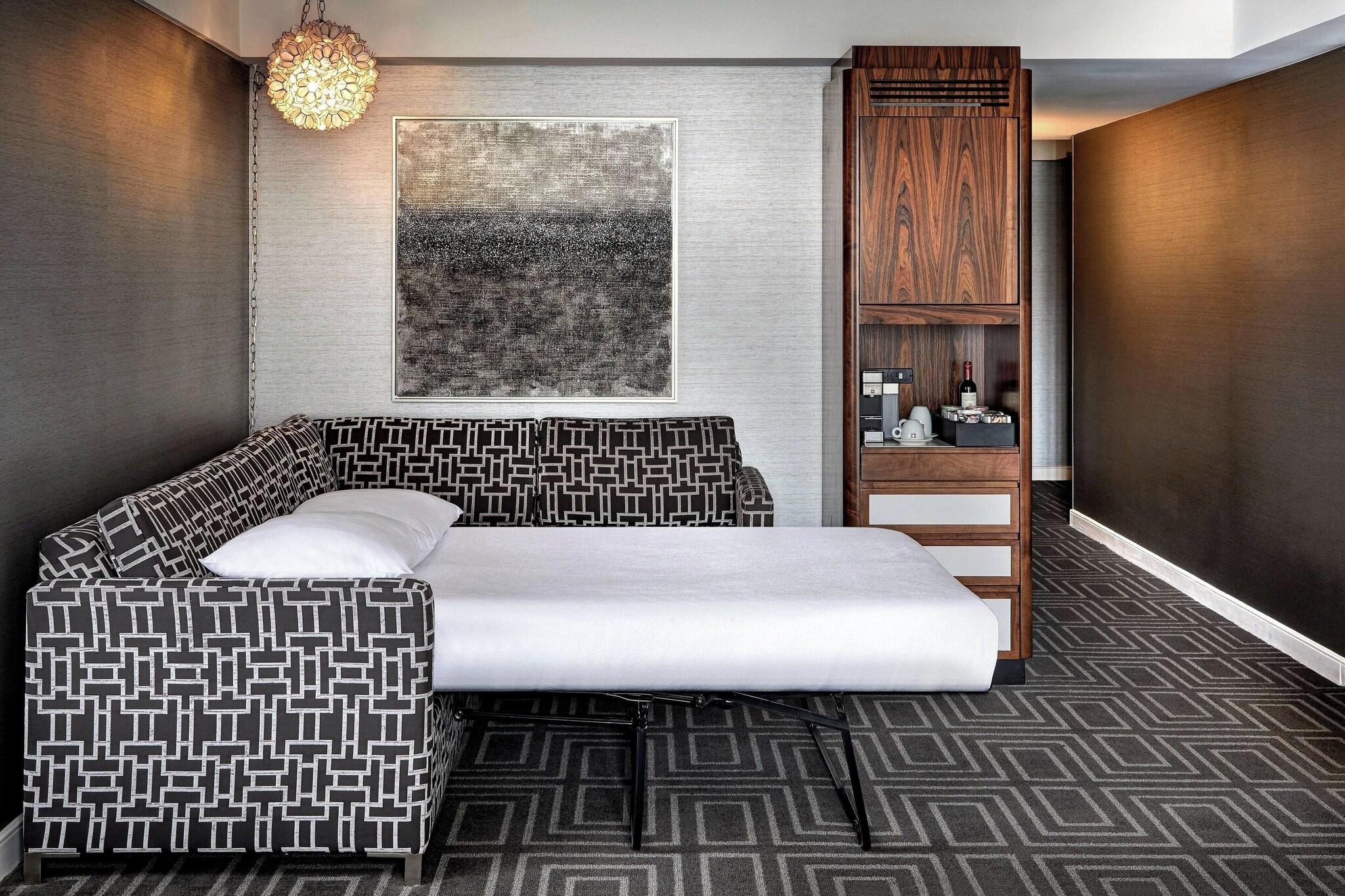 Studio King Size Bed