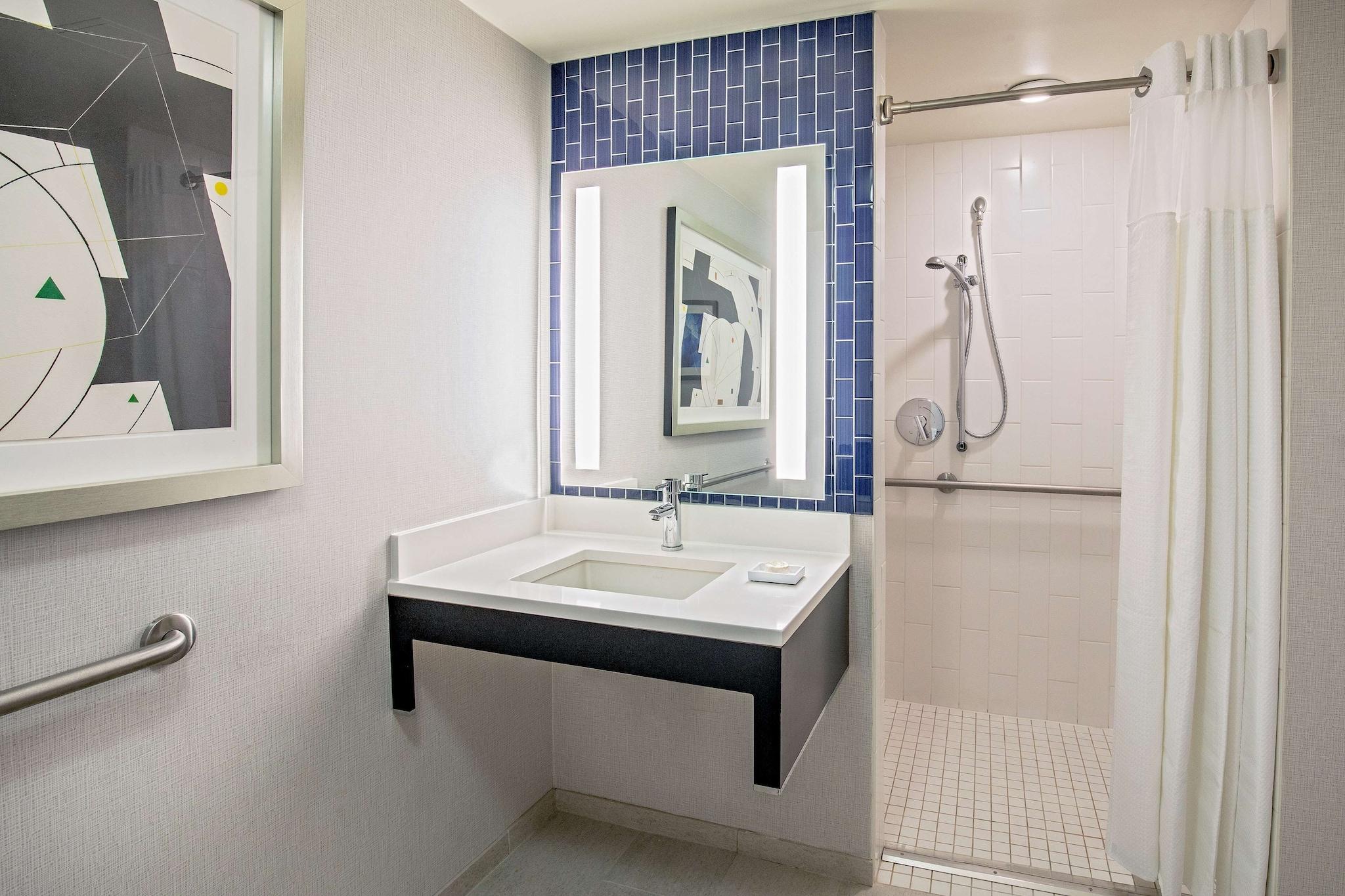 Quadruple Accessible-two Queen Beds