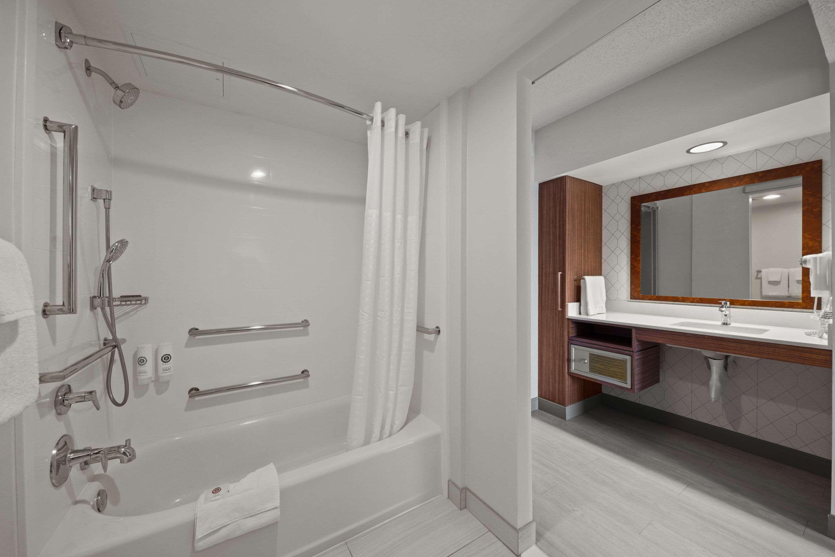 Double Queen Bed Non Smoking