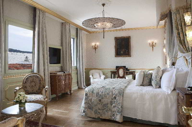 Room Deluxe
