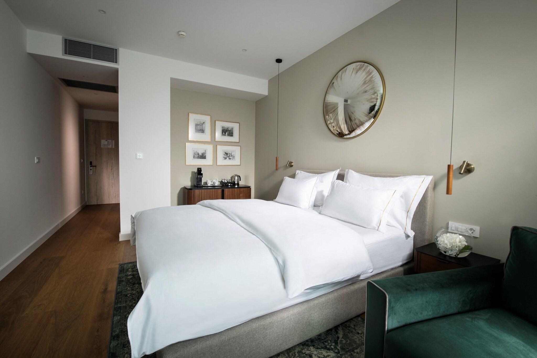 Double Deluxe with Views