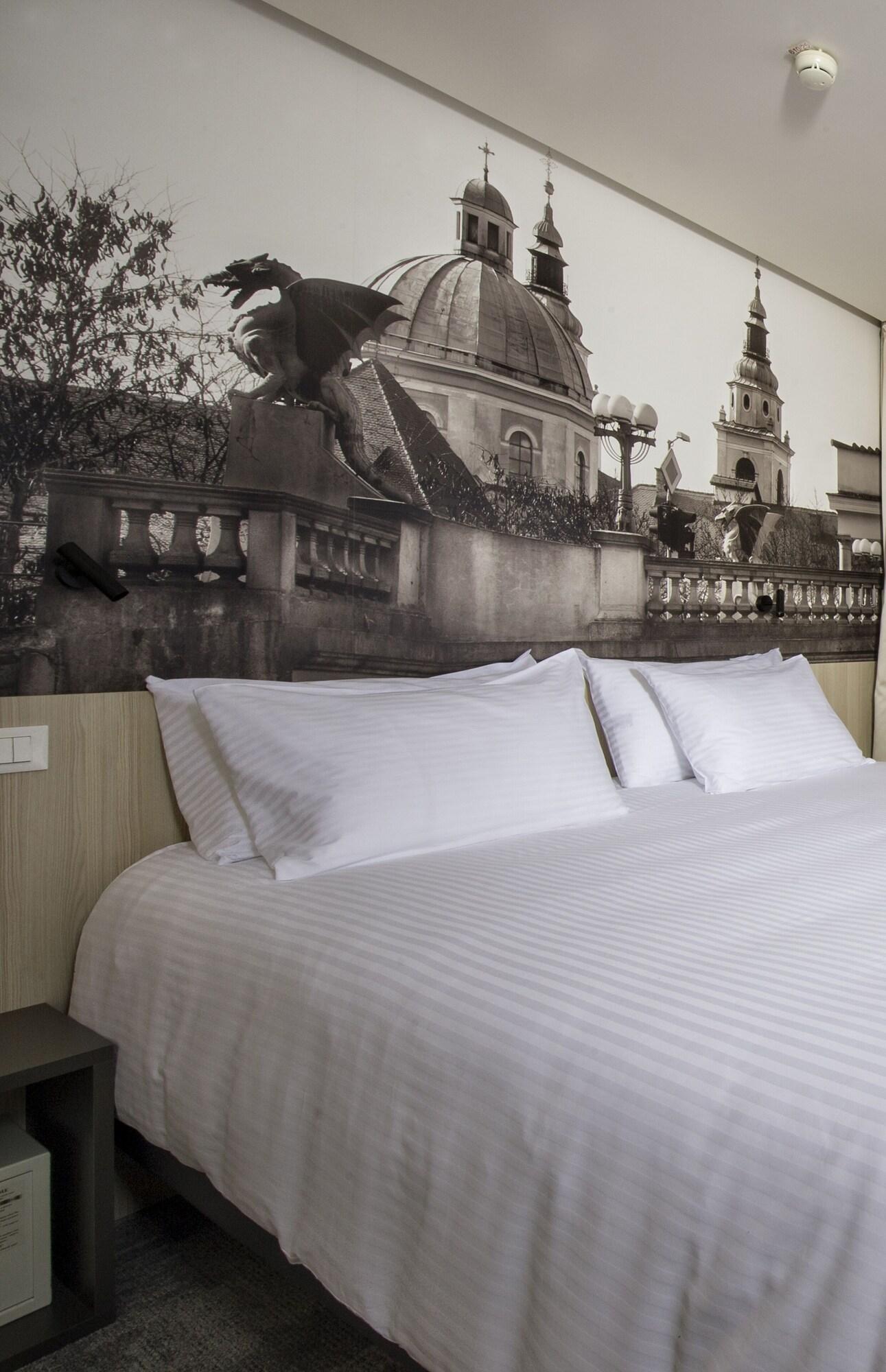 Family Room Two Queen Beds