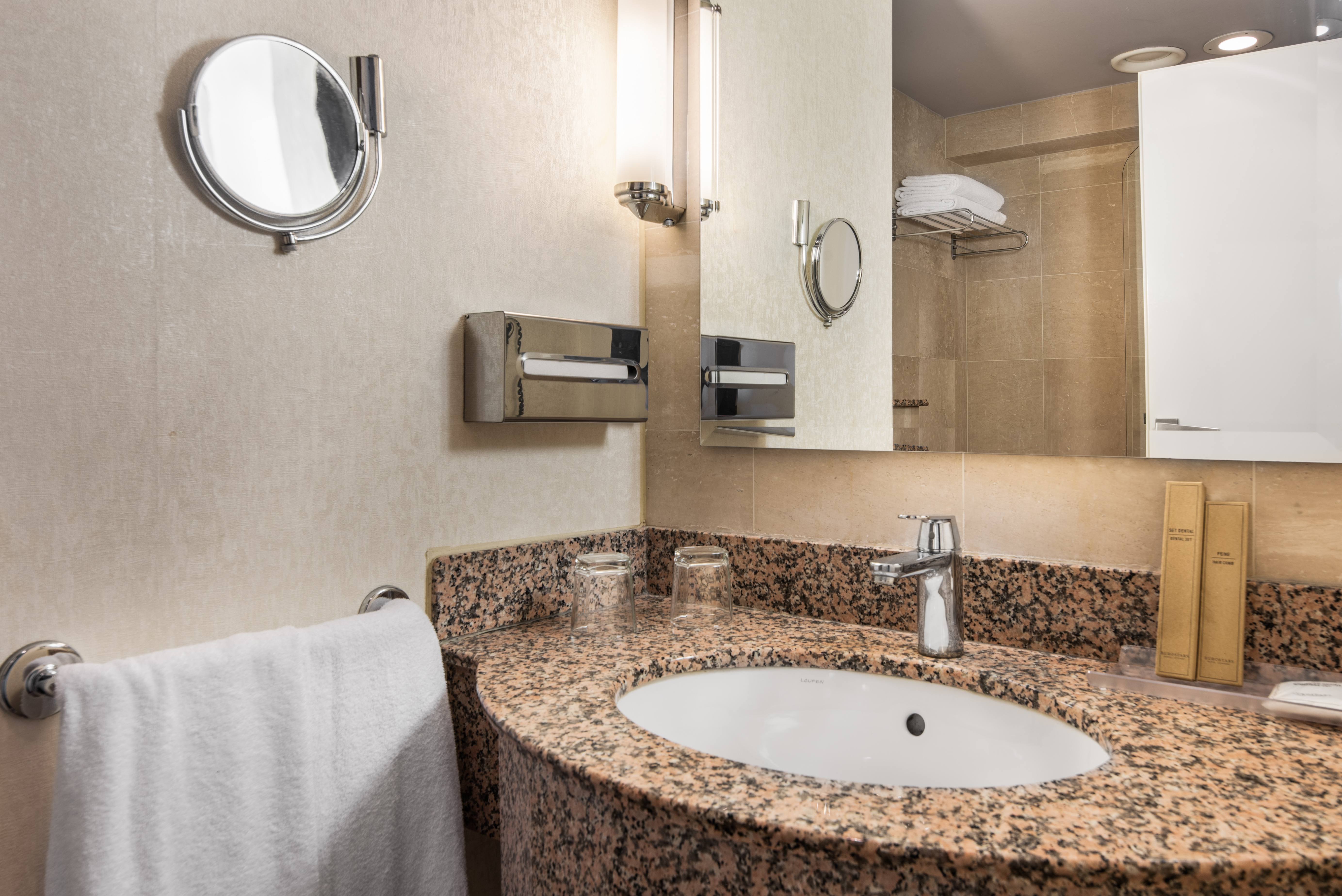 Double Executive Queen Bed