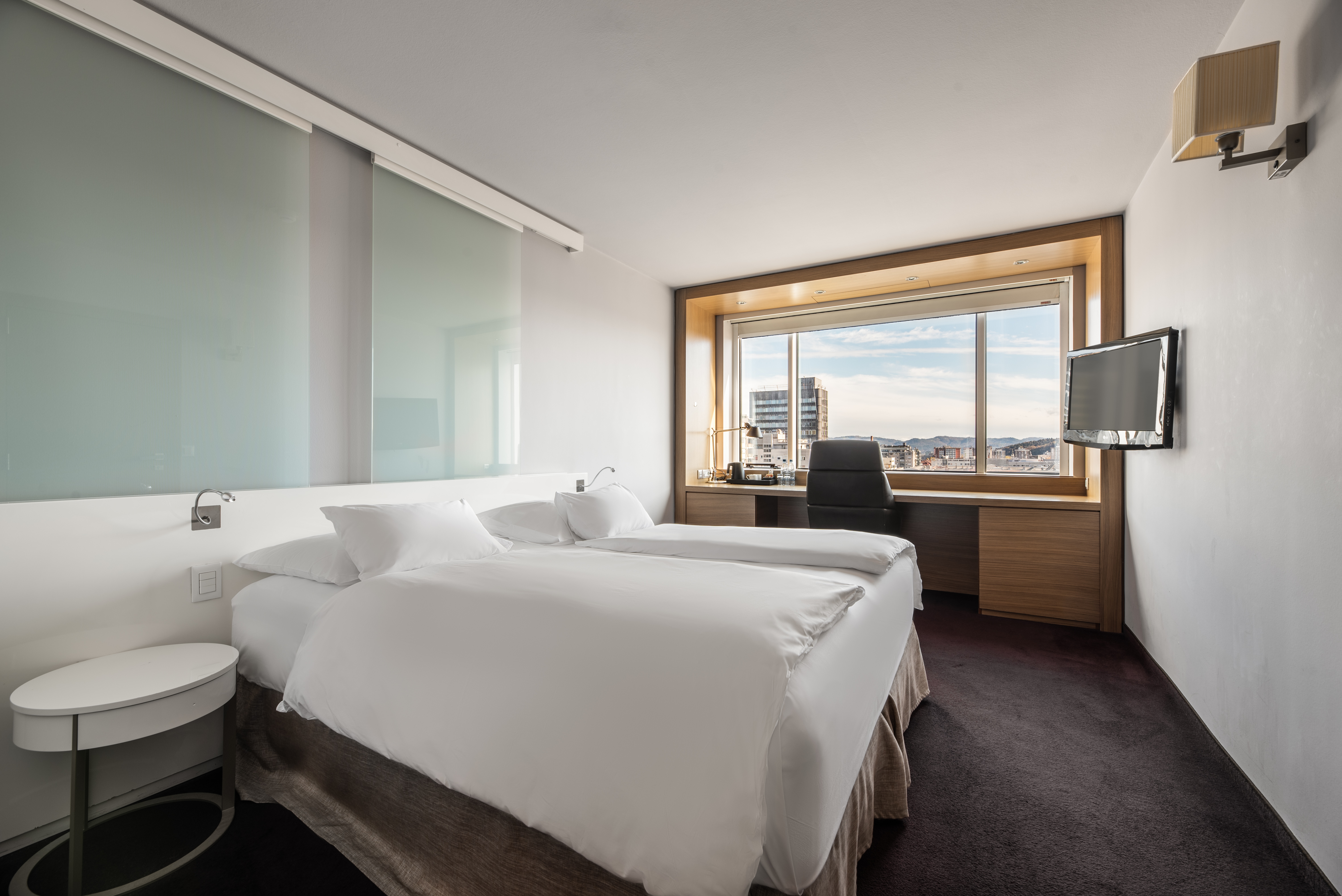 Double Single Executive