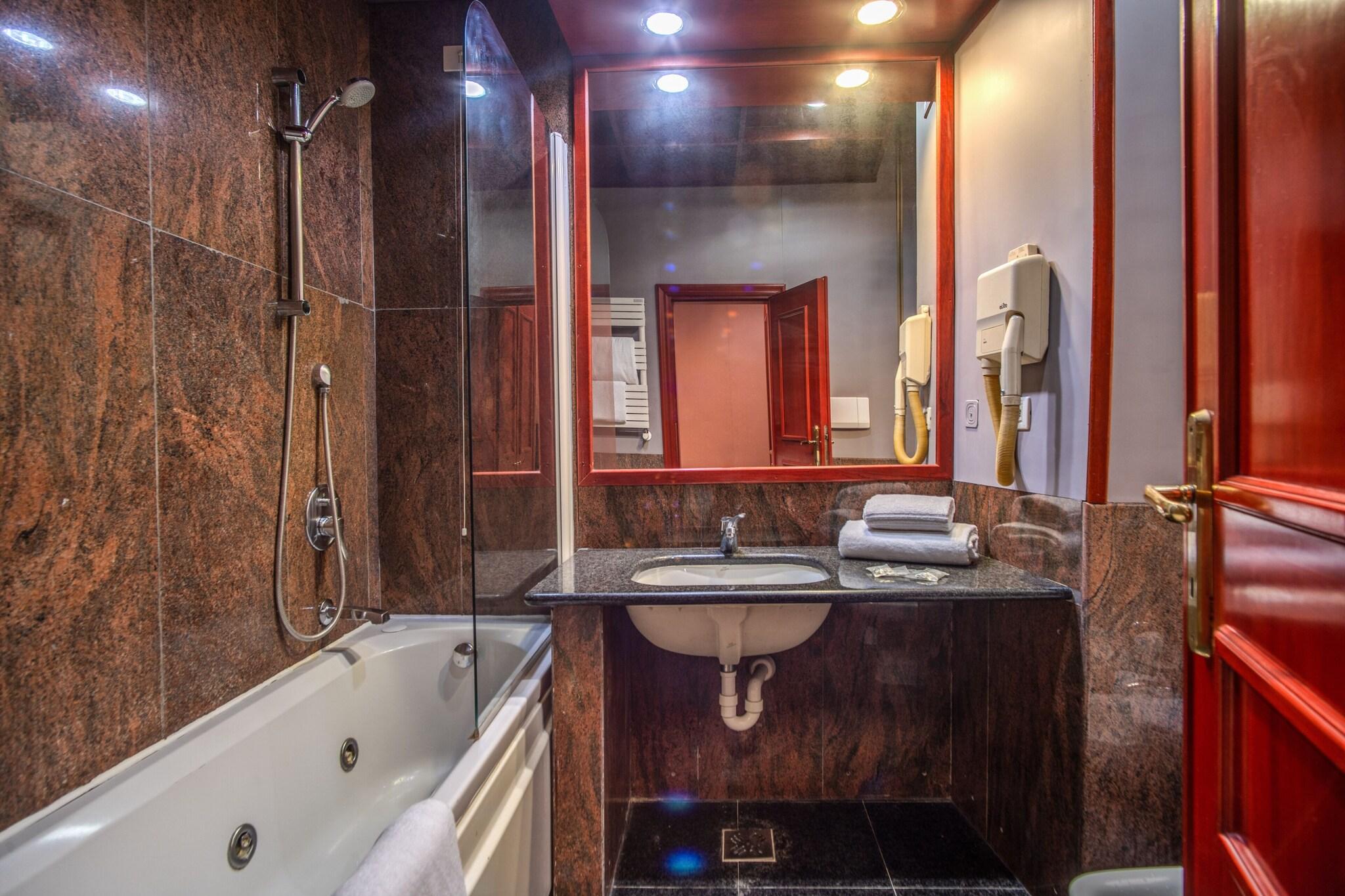 Double or Twin Queen Size Bed