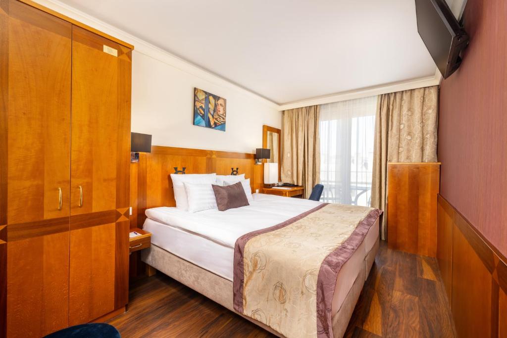 Double with Balcony with Views