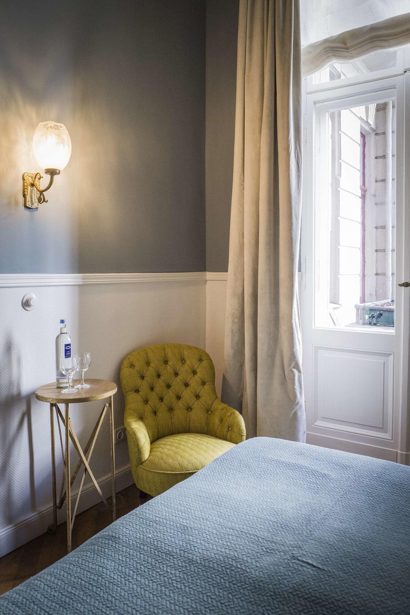 Double Queen Size Bed