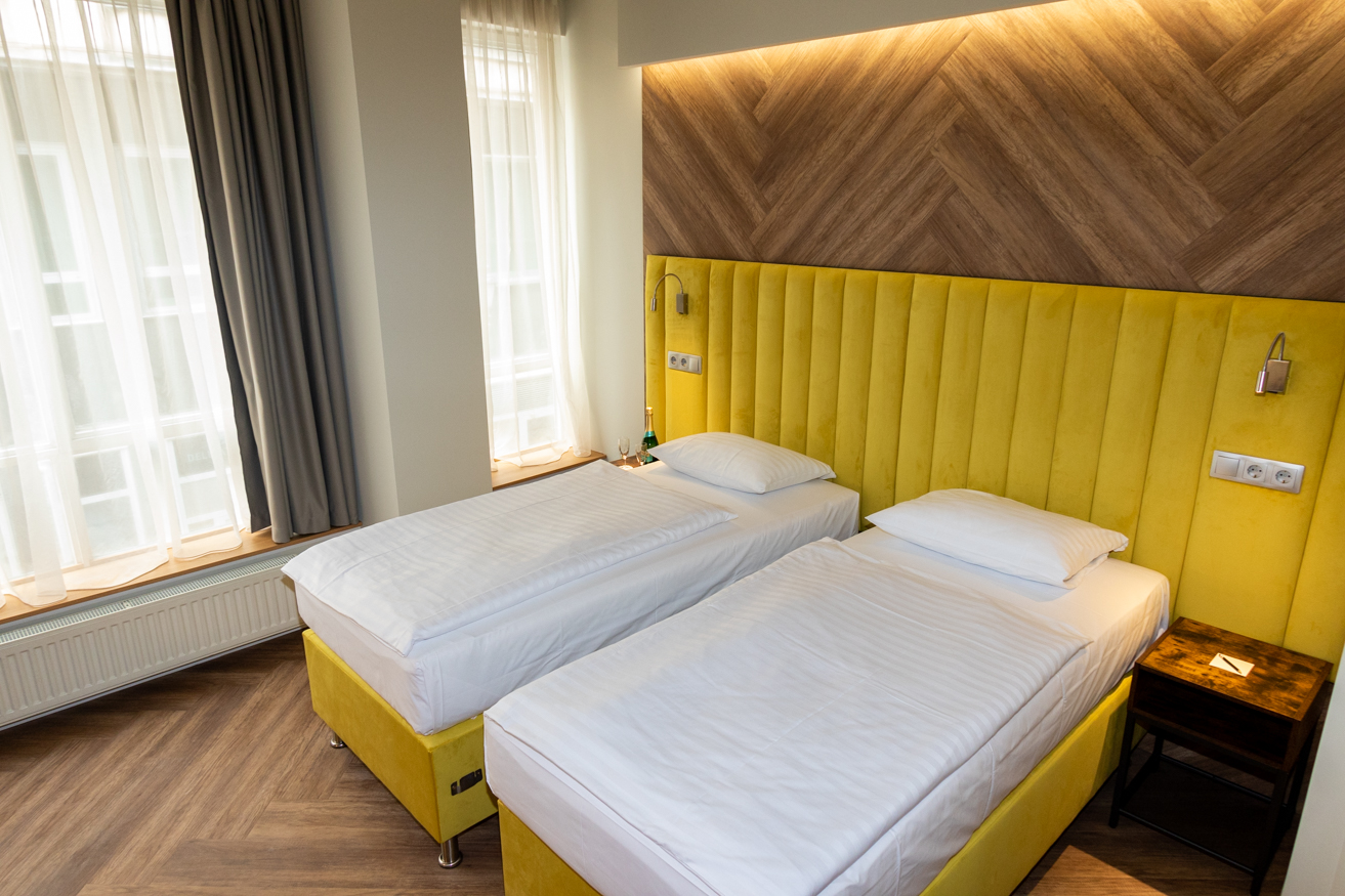 Double or Twin Standard